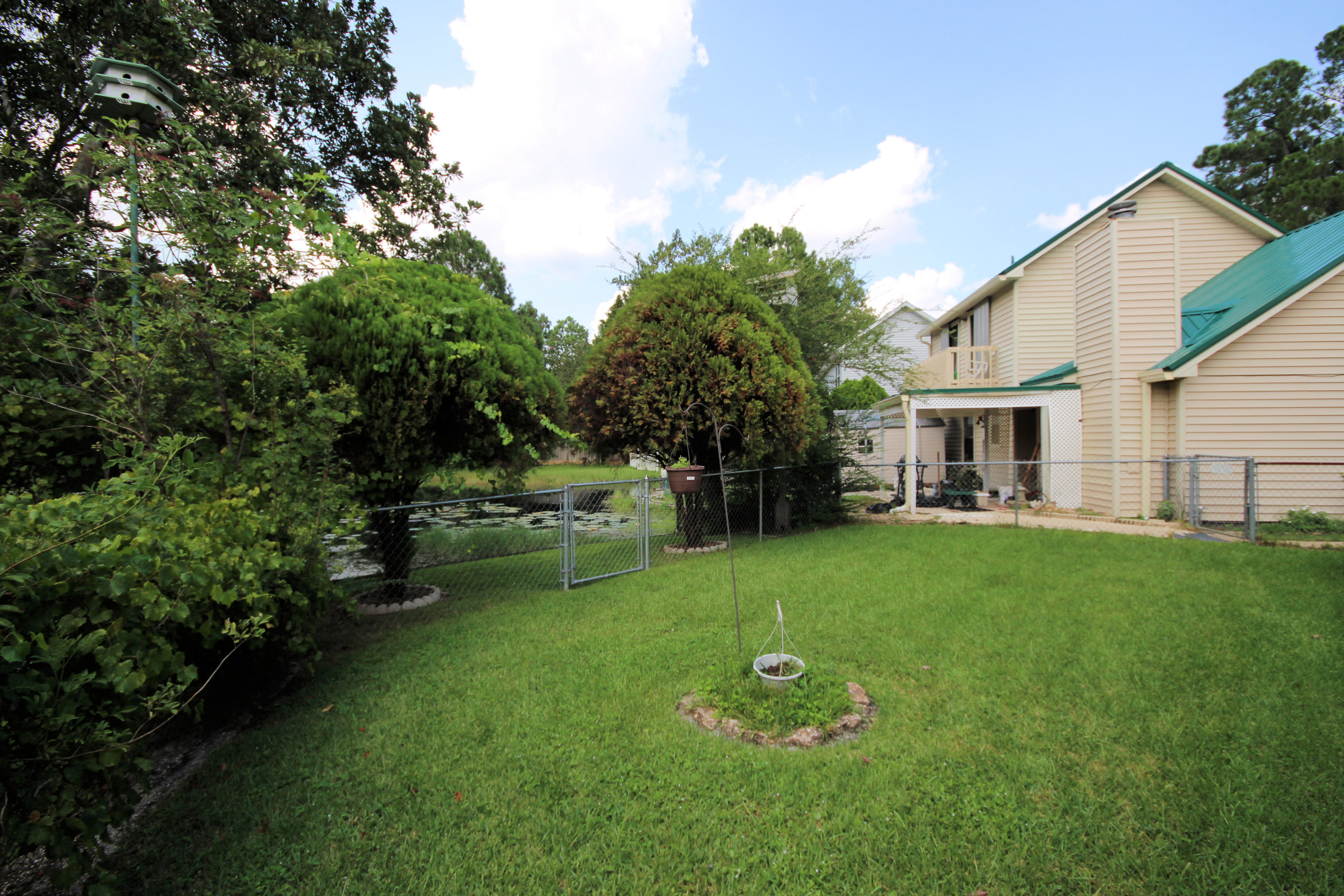 CRYSTAL LAKE ESTATES LOT 8 - Residential