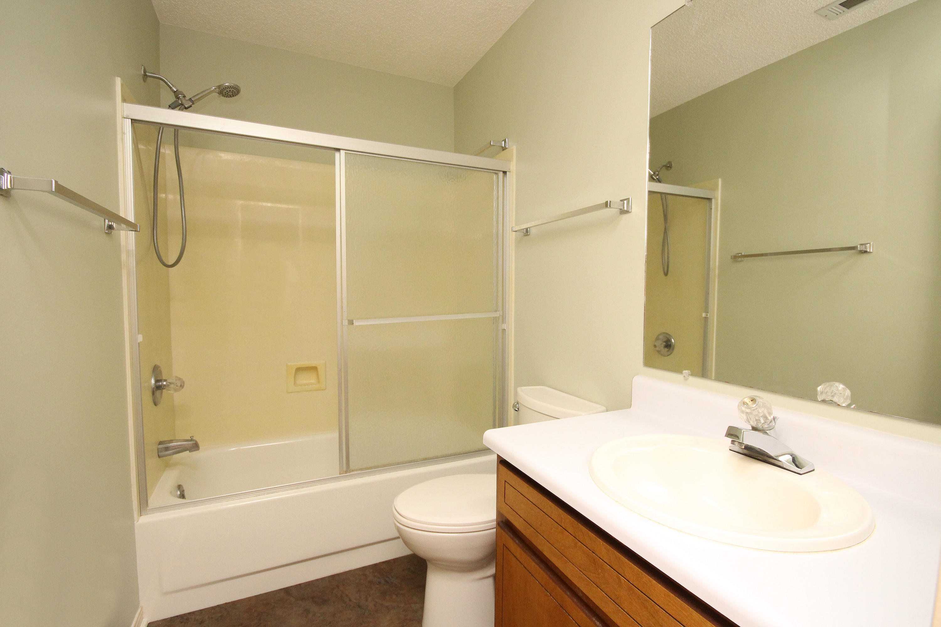 CRYSTAL LAKE ESTATES LOT 8 - Residential