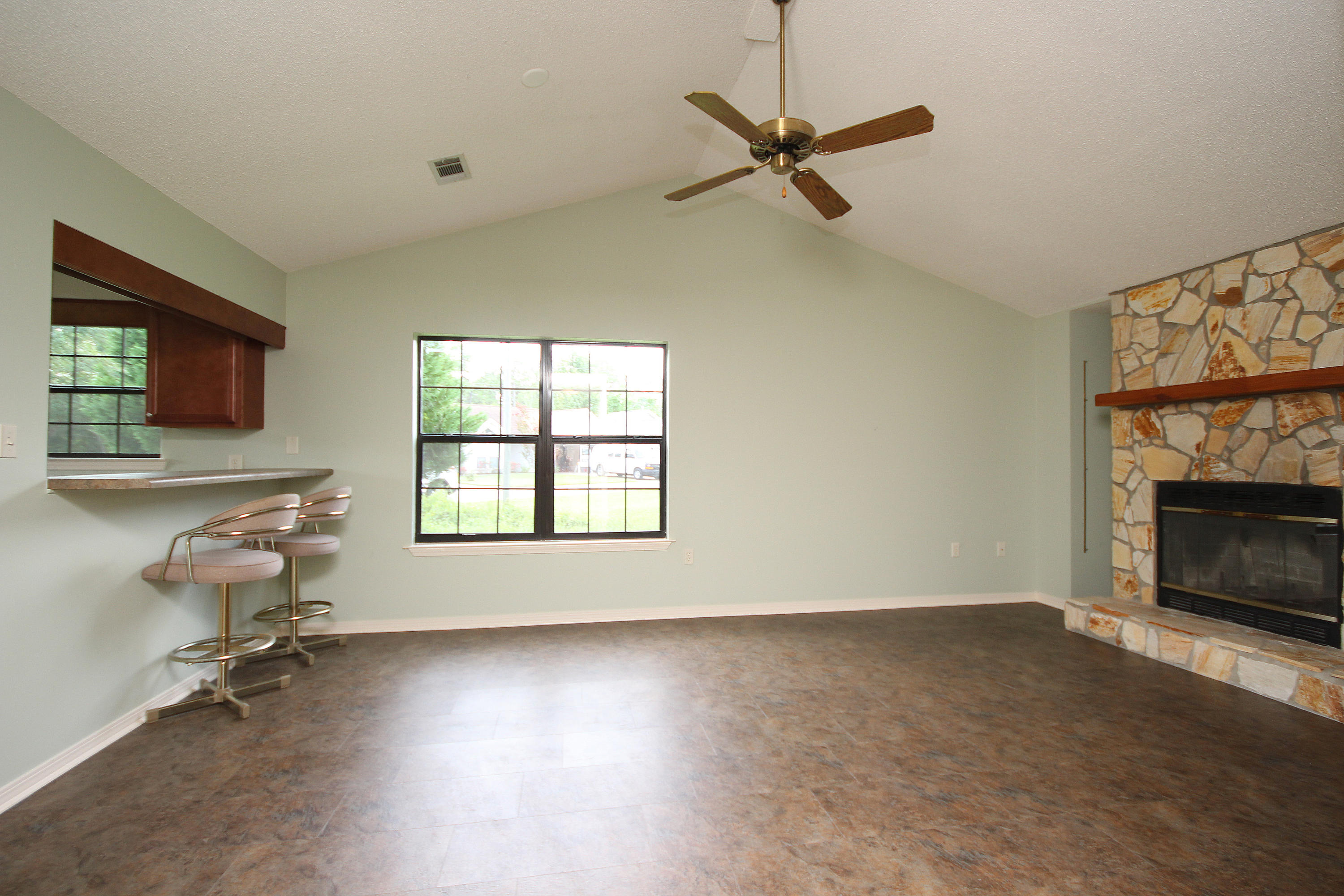 CRYSTAL LAKE ESTATES LOT 8 - Residential