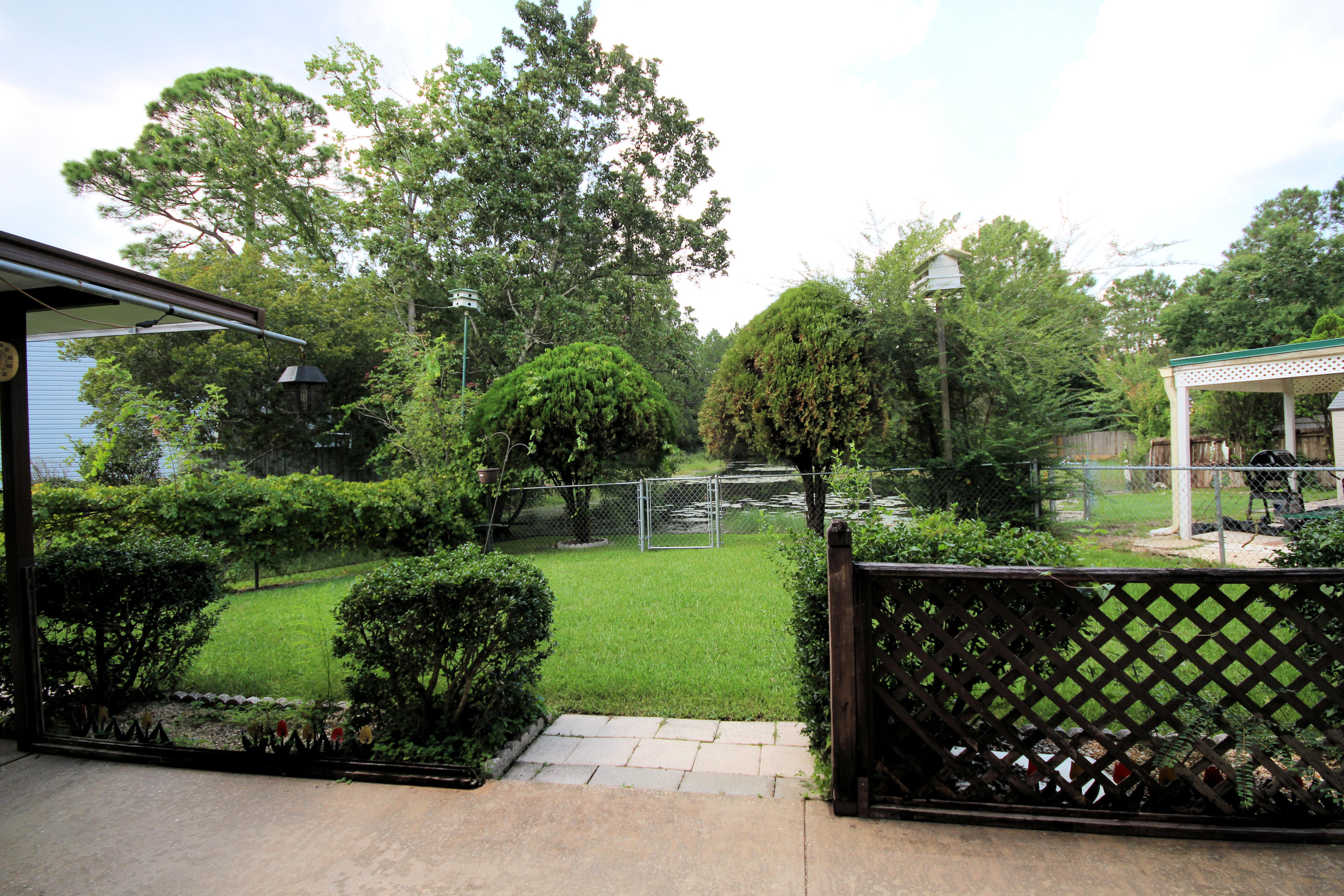 CRYSTAL LAKE ESTATES LOT 8 - Residential