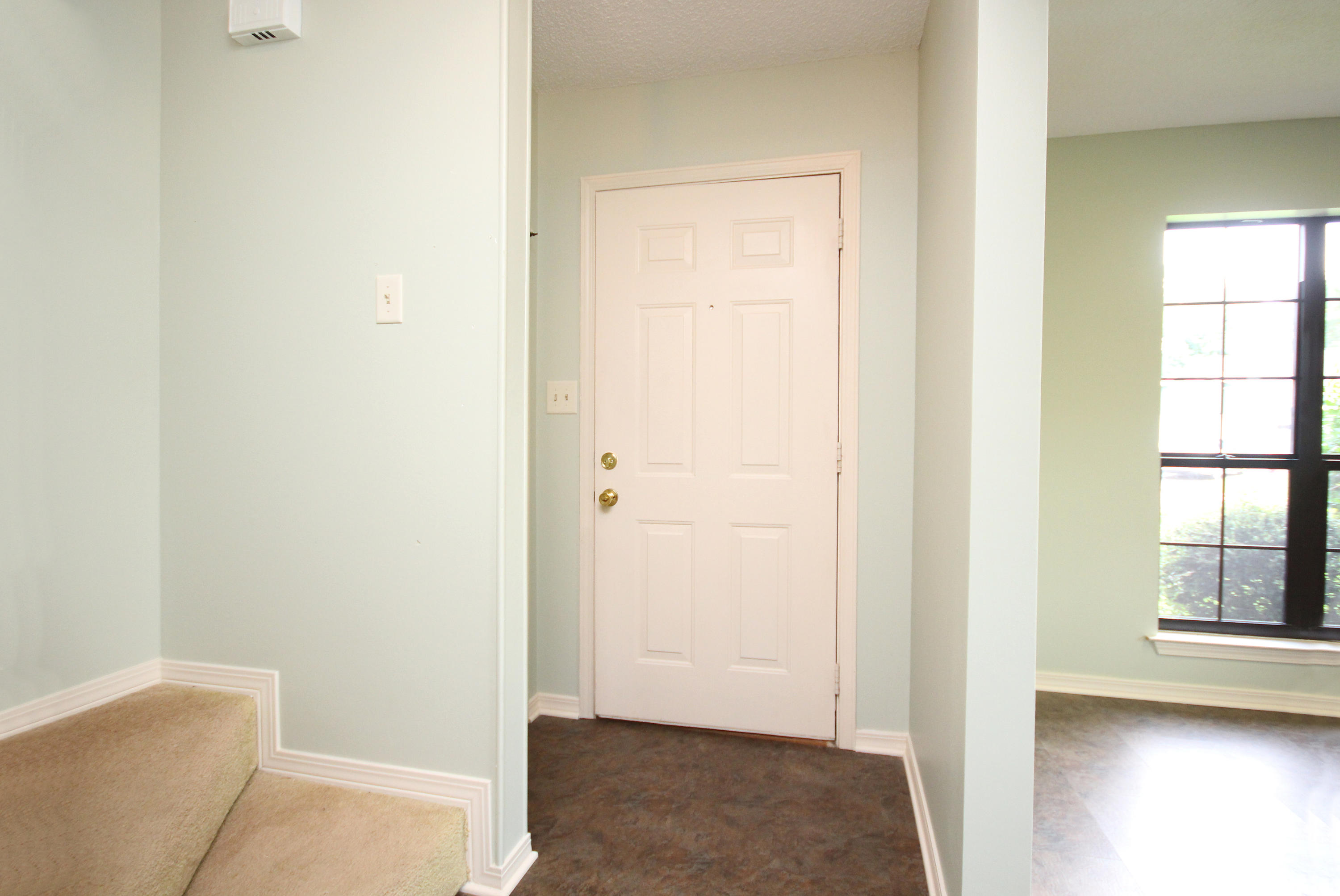 CRYSTAL LAKE ESTATES LOT 8 - Residential