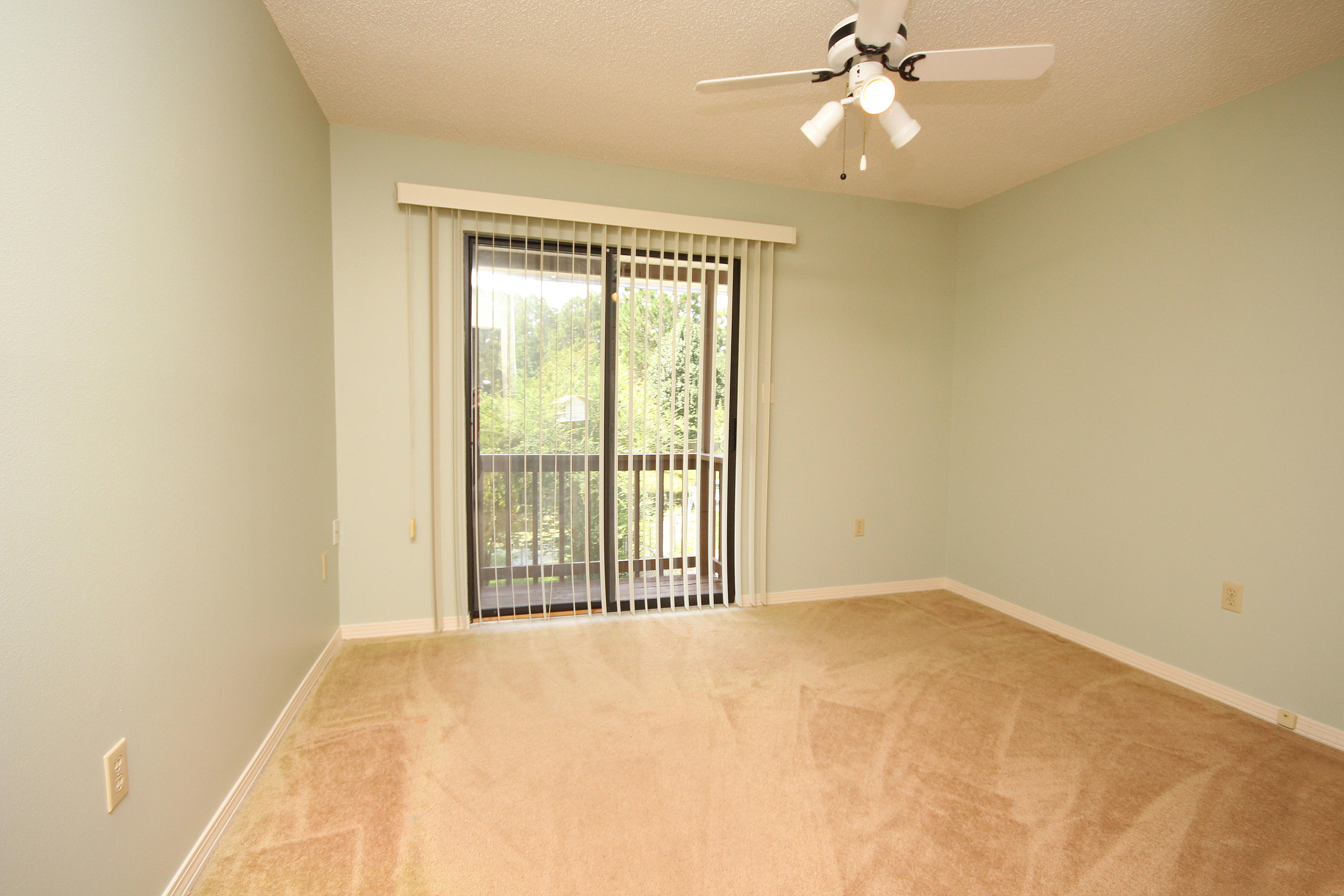 CRYSTAL LAKE ESTATES LOT 8 - Residential