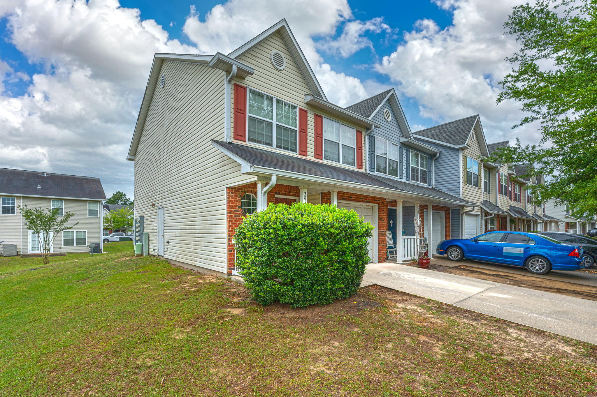 Rolling Pines T/H - Residential