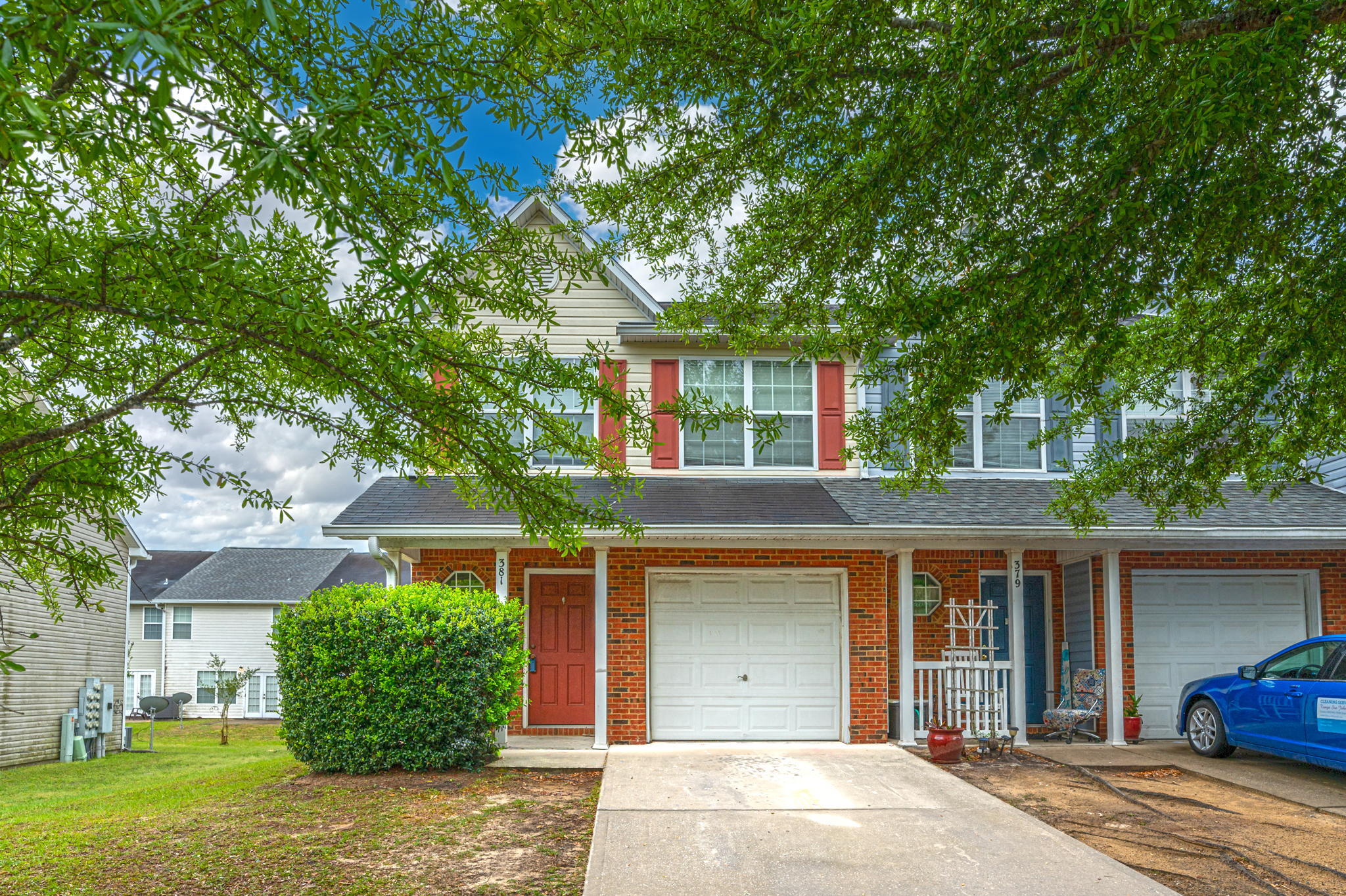 Rolling Pines T/H - Residential