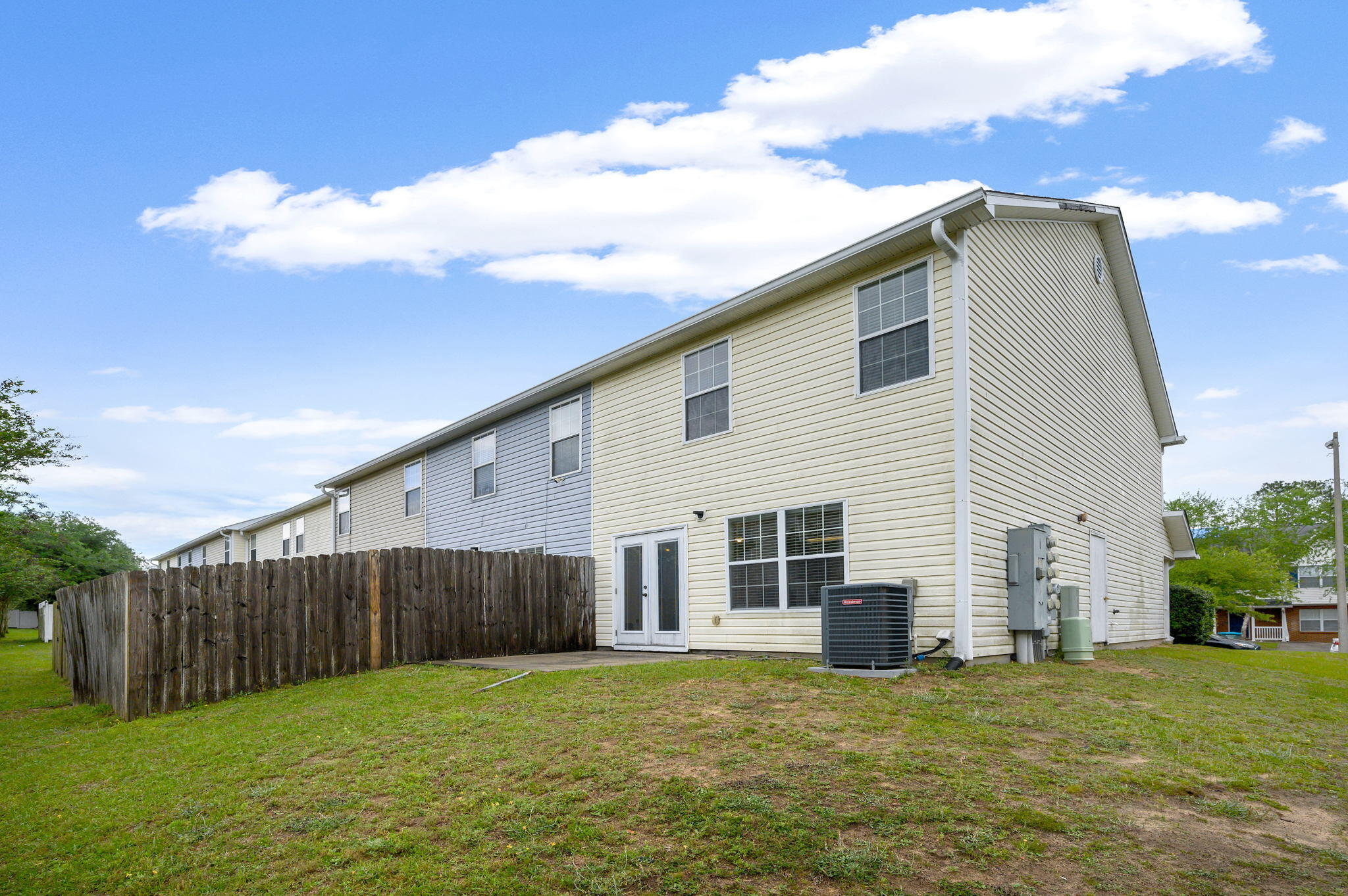 Rolling Pines T/H - Residential