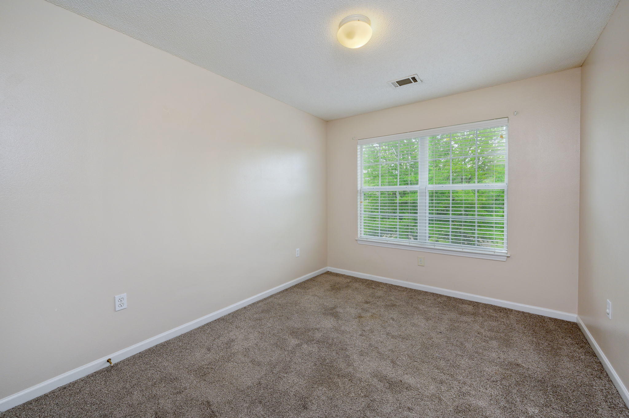 Rolling Pines T/H - Residential