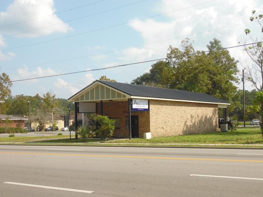 LOCATION, LOCATION, LOCATION...Perfect location for attorneys or other professionals that use the Walton County Courthouse OR a business that needs great visibility. Building was renovated in 2015-present. Since 2015 it has been re-wired, with Cat-5 computer network with 6 drops per room.Has 2 private offices, 2 reception areas, and a group work area. 70' on Hwy 90 (Nelson Ave). Lot on the east side sold for $200K and had to remove an older structure. It is priced ''on the money'' for the stage of completion.City water and sewer, brand new a/c 9/2017 installed. Easy to show.
