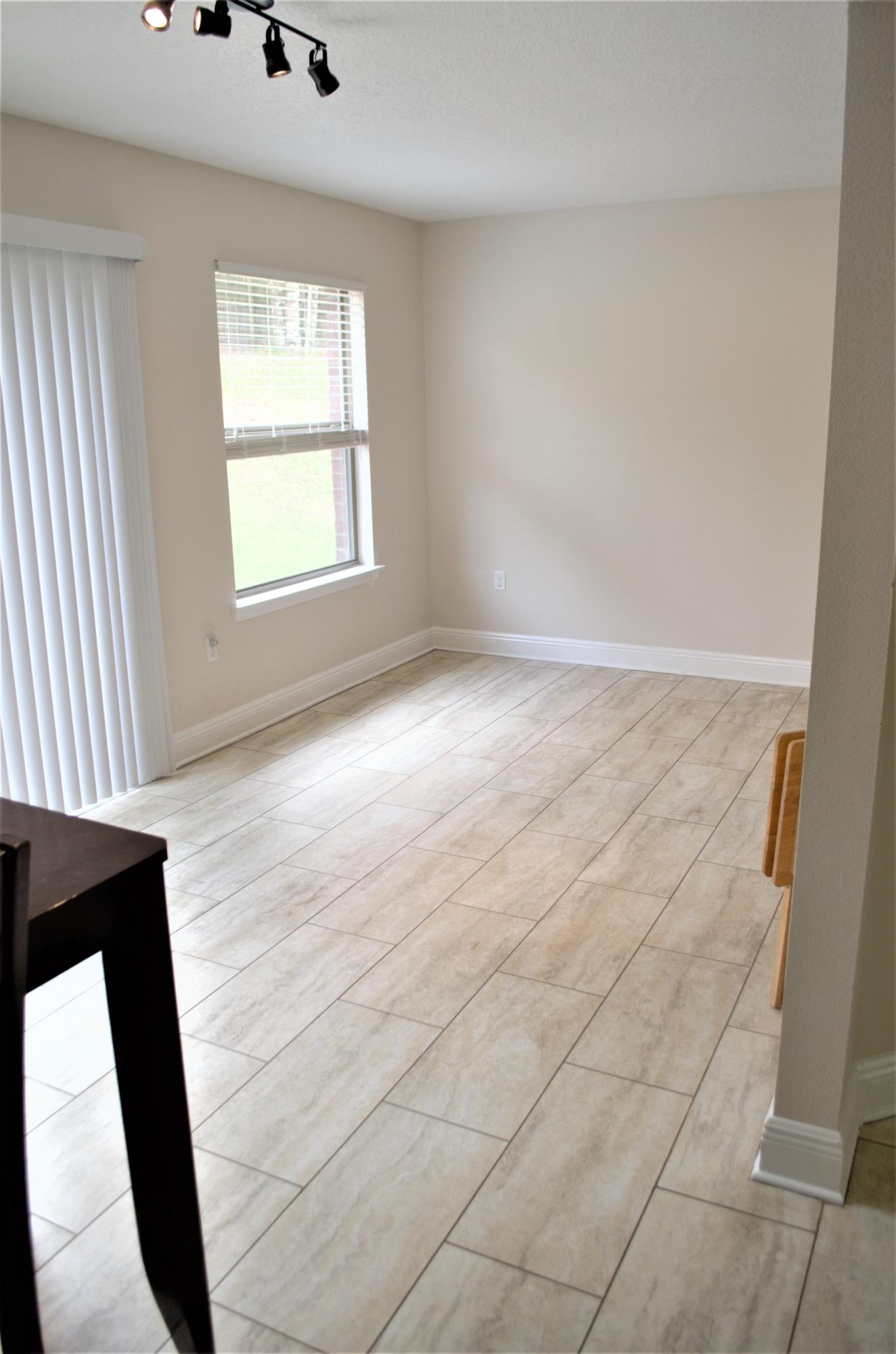 SILVER SPRINGS EST - Residential