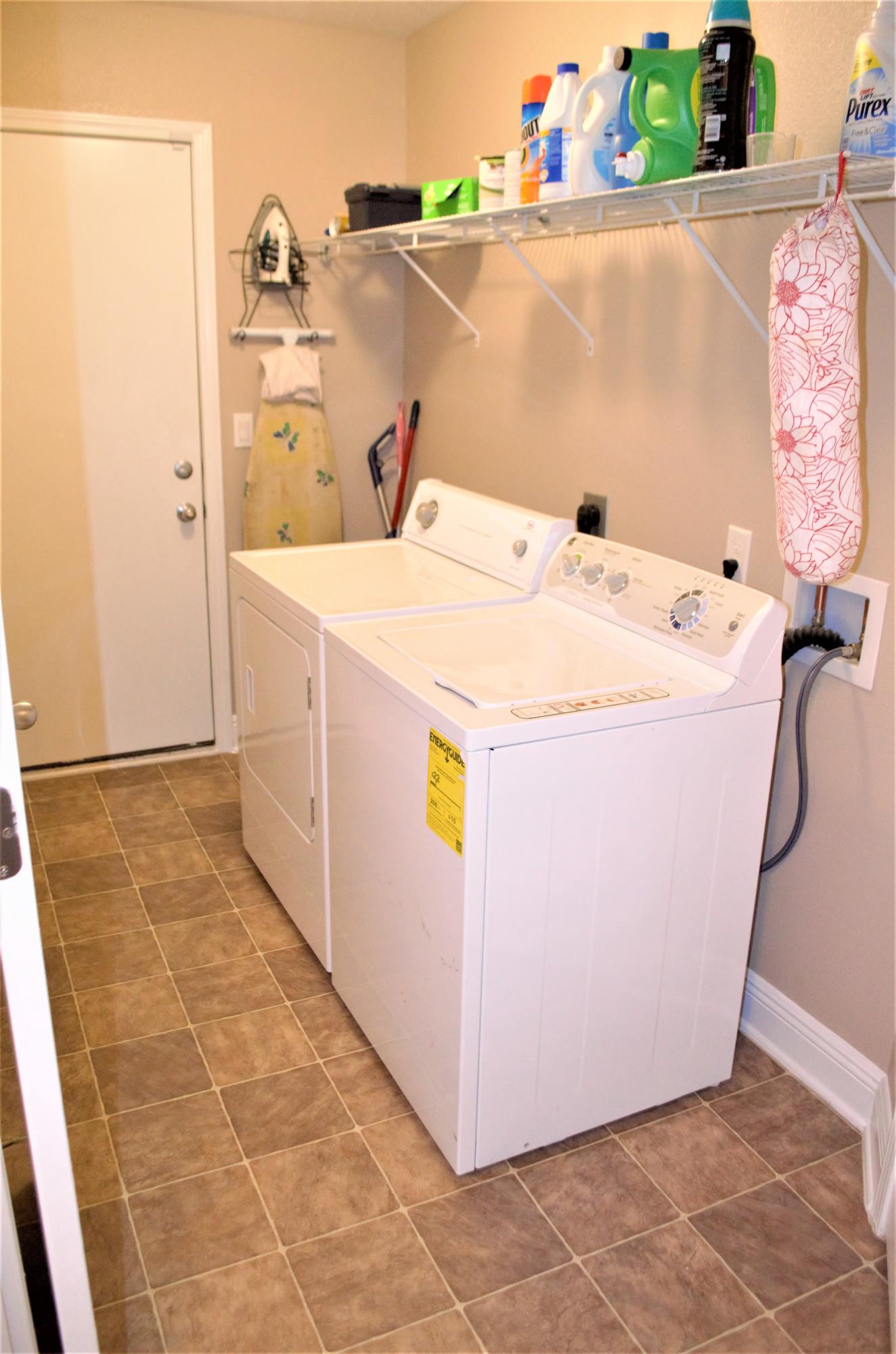 SILVER SPRINGS EST - Residential