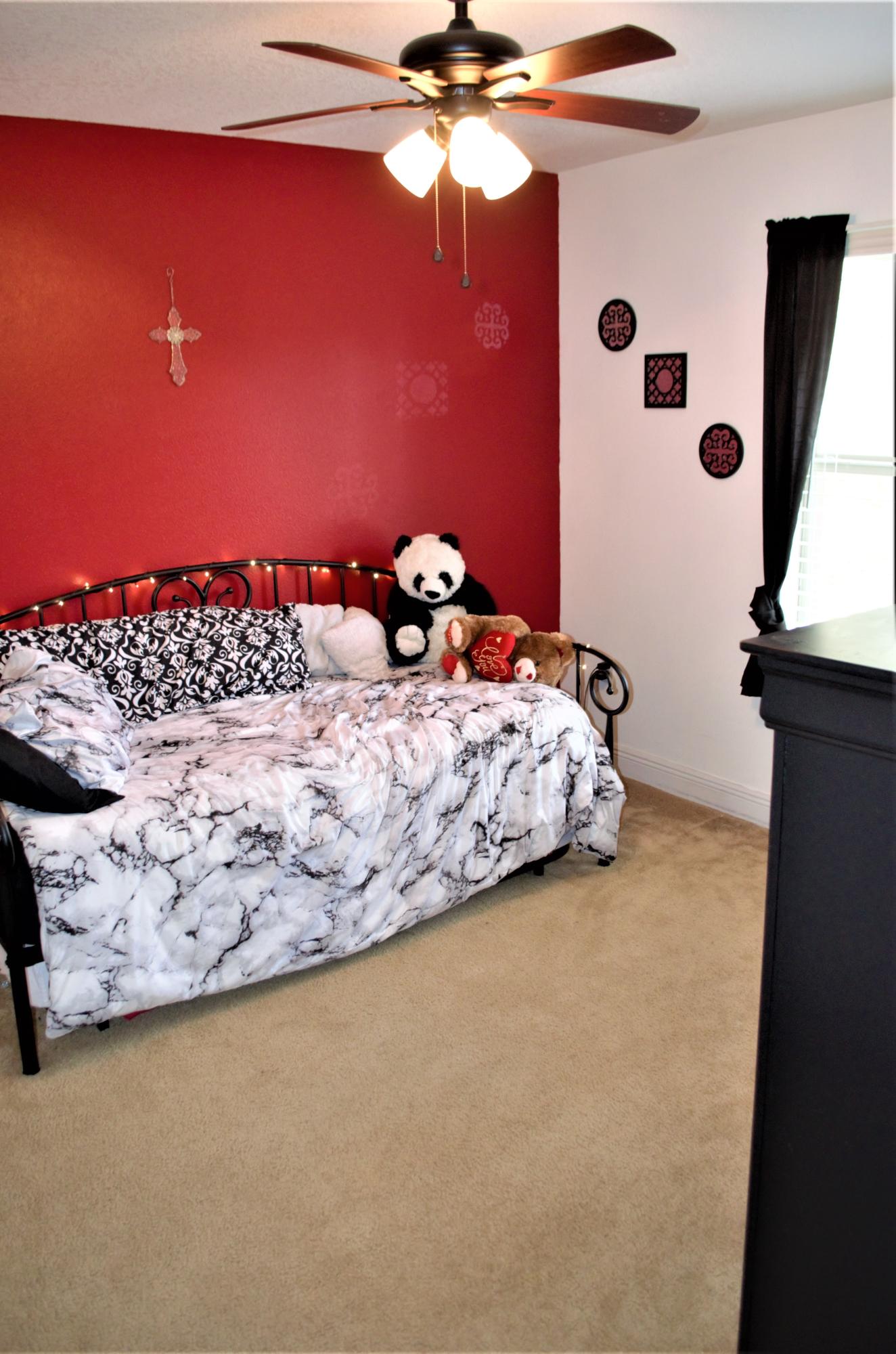 SILVER SPRINGS EST - Residential