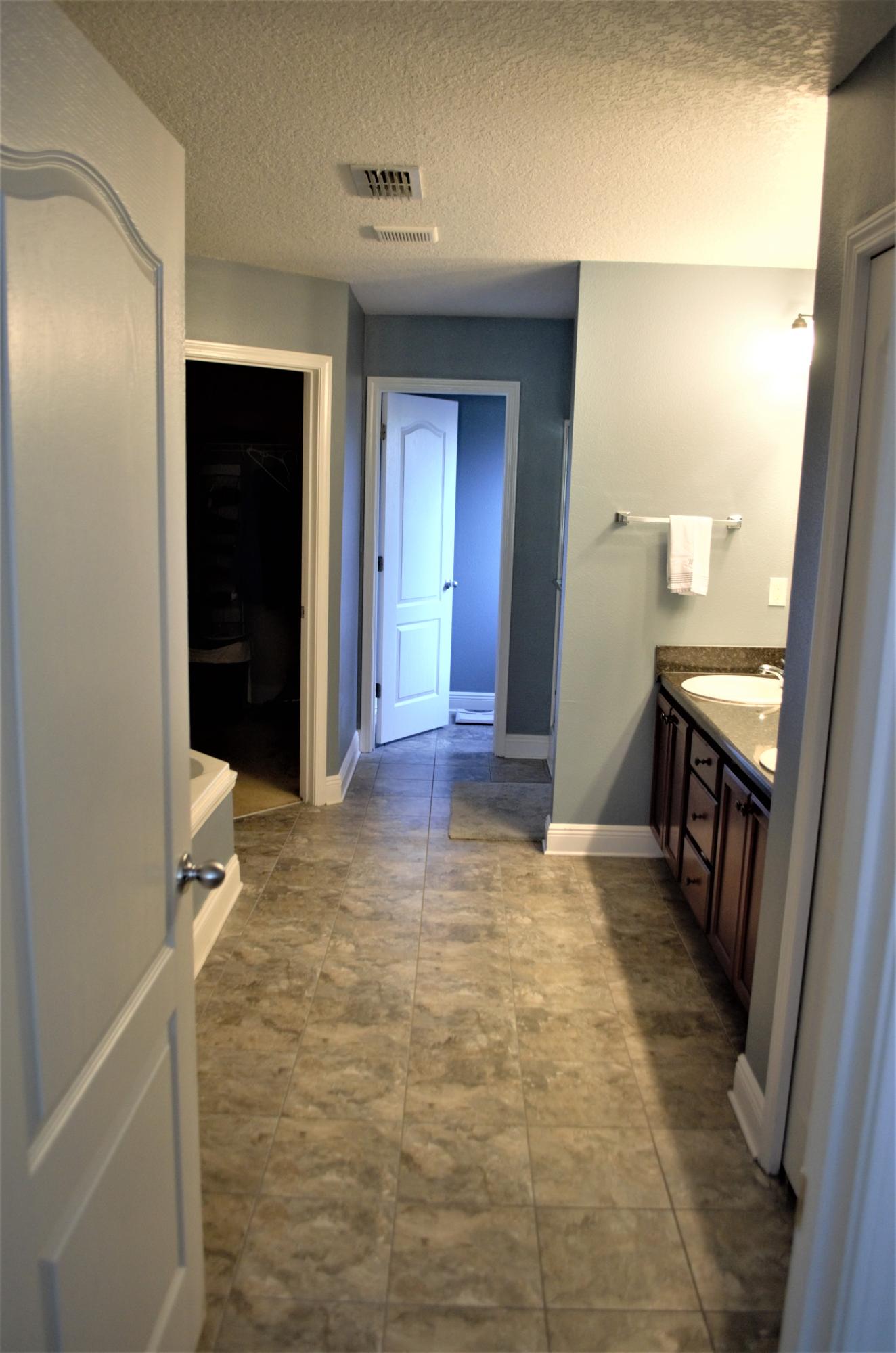 SILVER SPRINGS EST - Residential