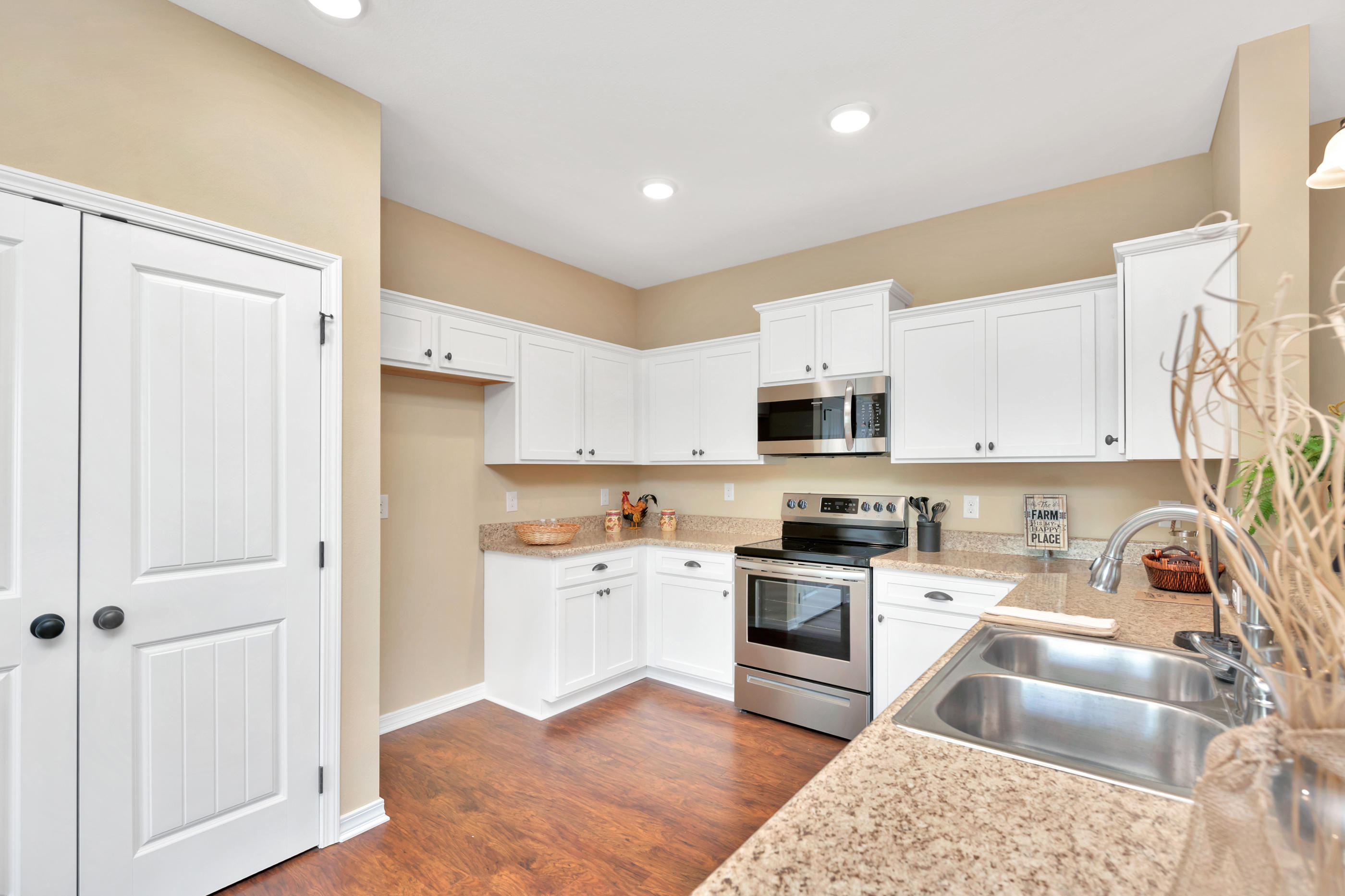 STILLWELL ESTATES - Residential