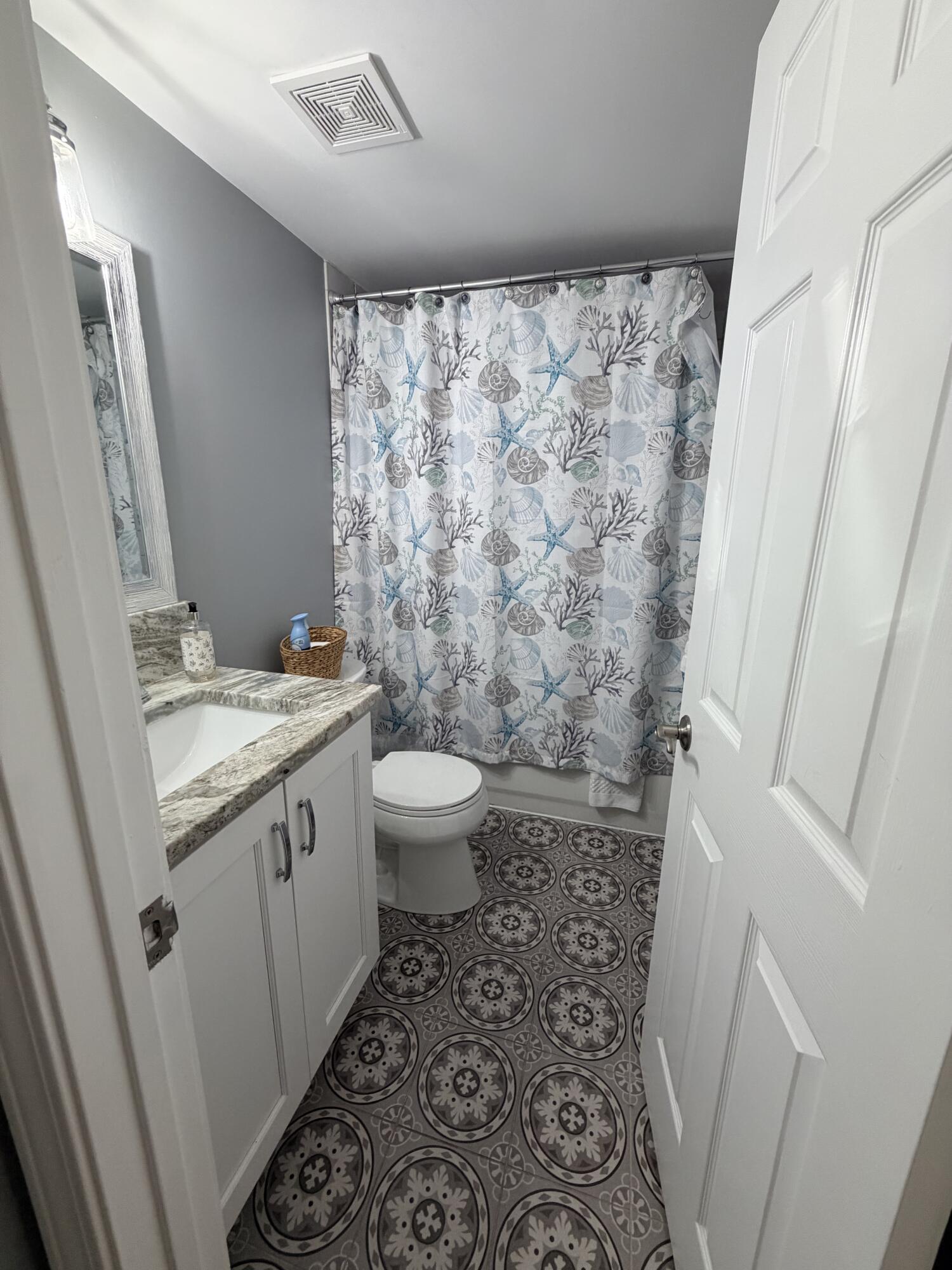 JADE EAST TOWERS CONDO UNIT 510 - Residential