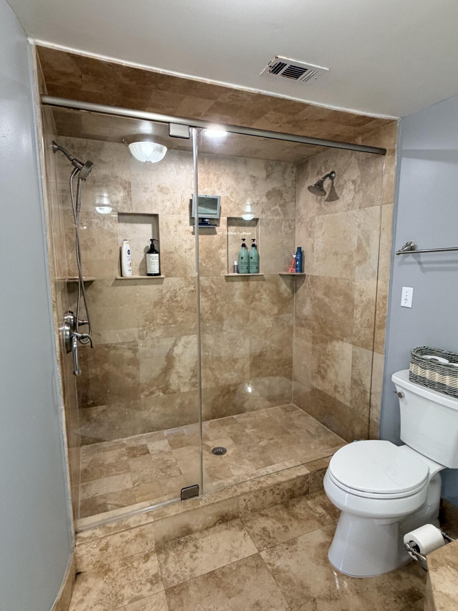 JADE EAST TOWERS CONDO UNIT 510 - Residential