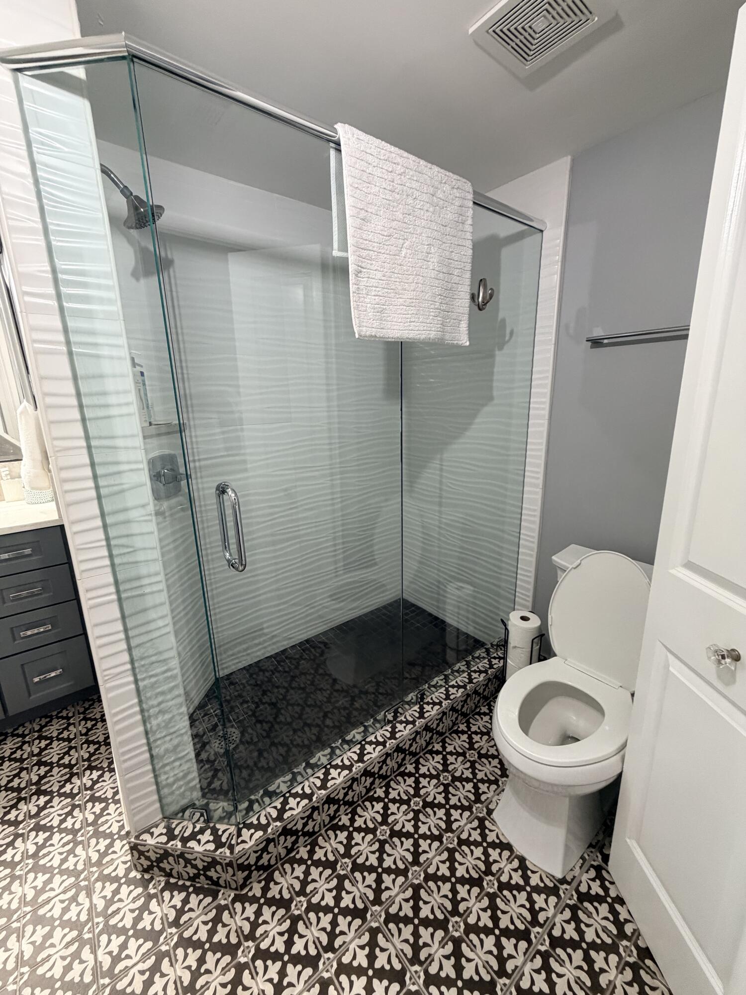 JADE EAST TOWERS CONDO UNIT 510 - Residential