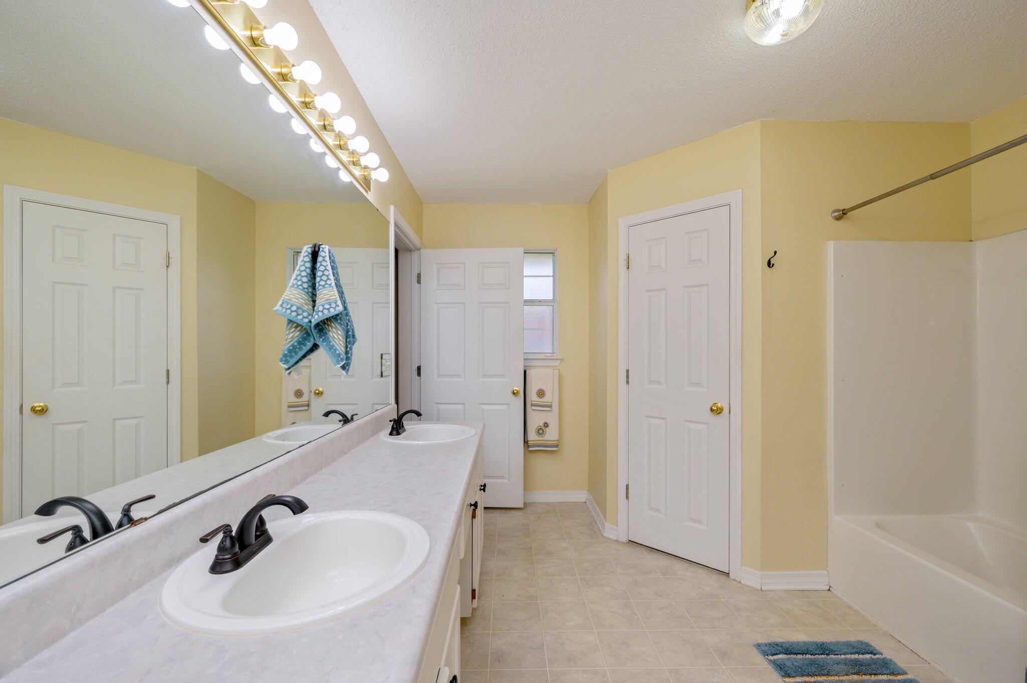 FOXWOOD ADDITION S/D - Residential Lease