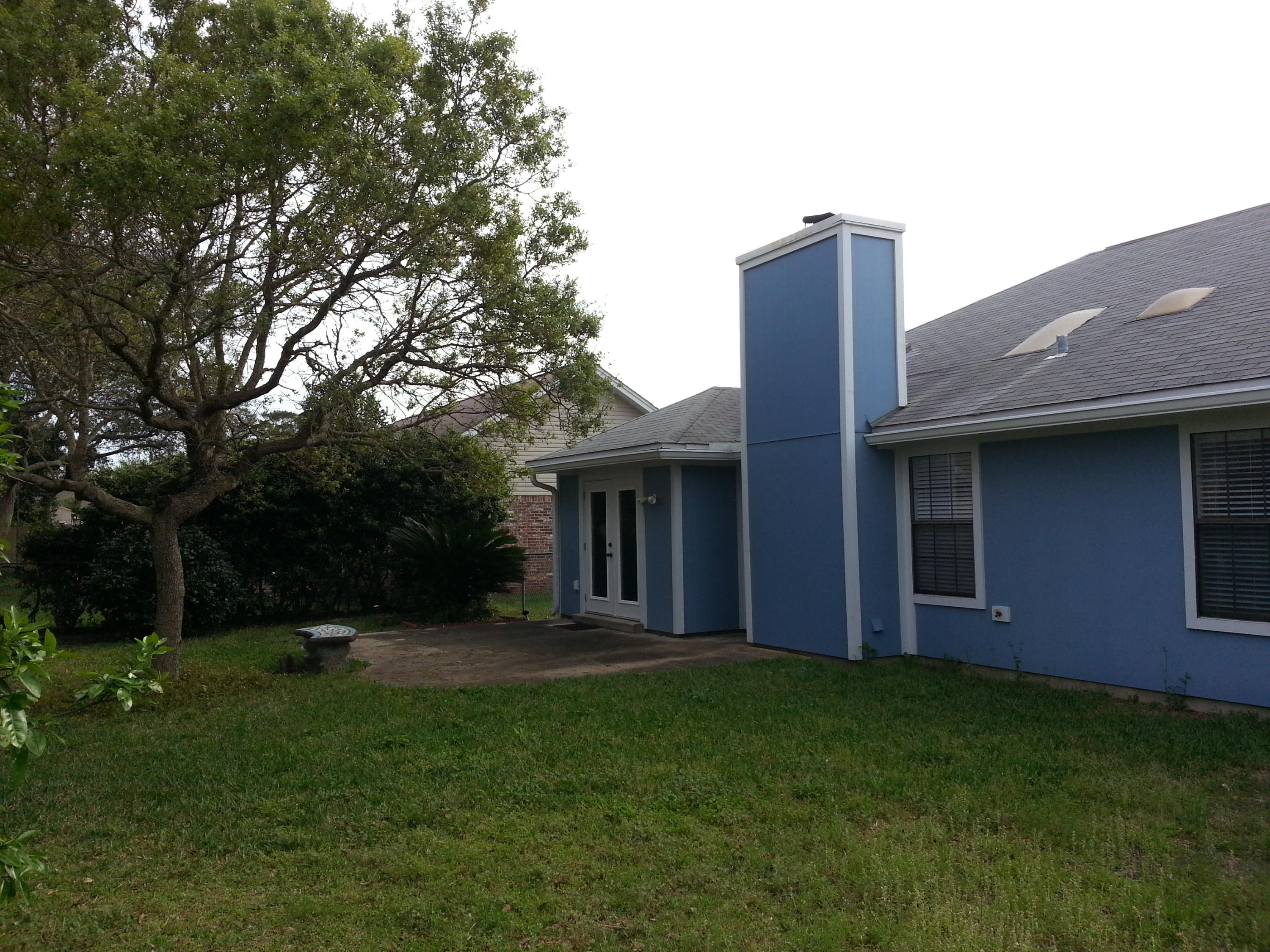 GULF MANOR 1ST ADD LOT 17 BLK E - Residential