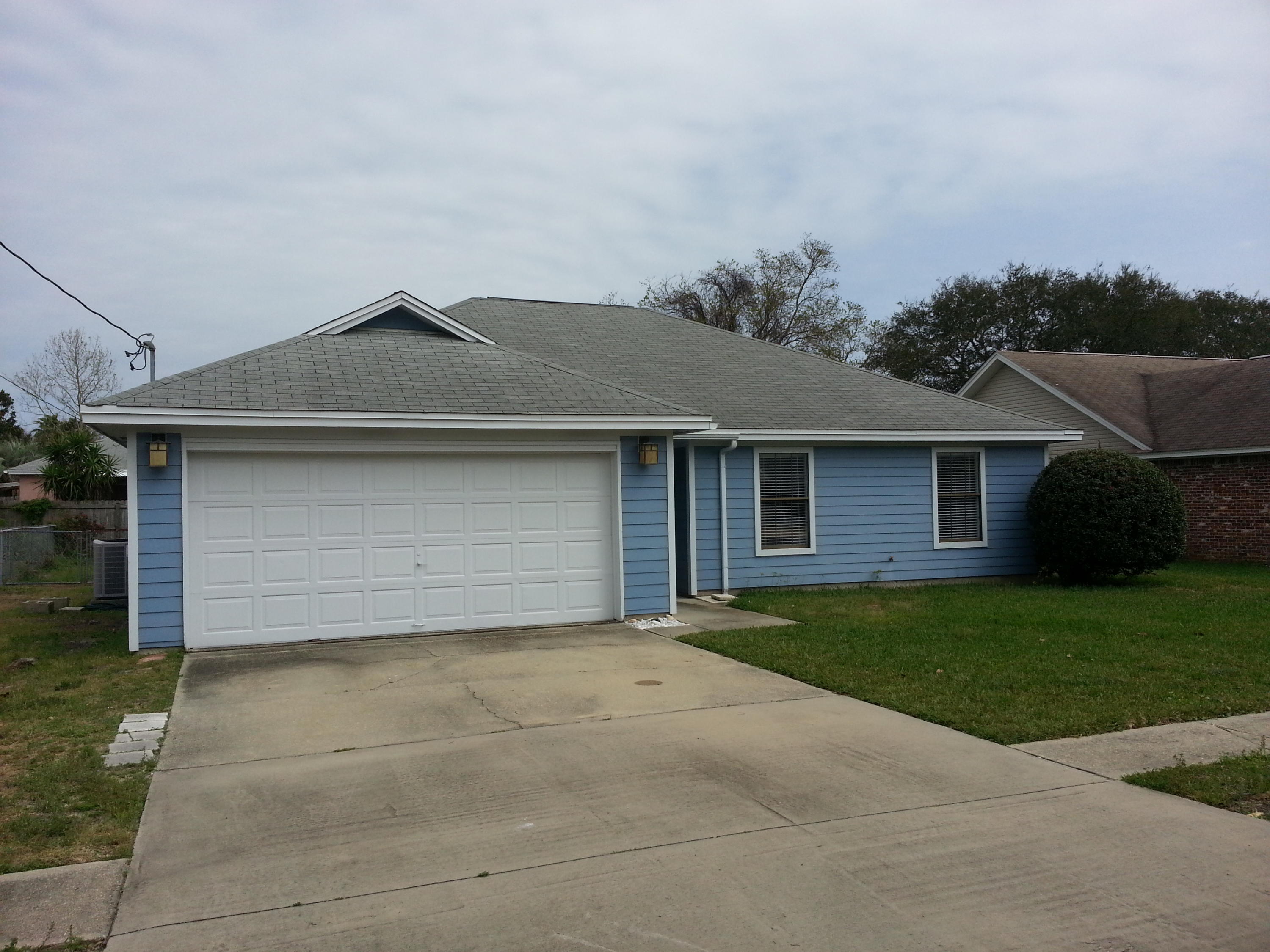 GULF MANOR 1ST ADD LOT 17 BLK E - Residential