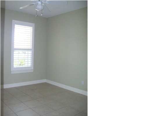 DIAMOND LAKES - Residential Lease