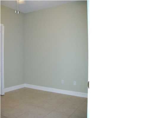 DIAMOND LAKES - Residential Lease