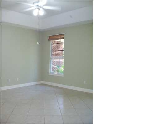 DIAMOND LAKES - Residential Lease