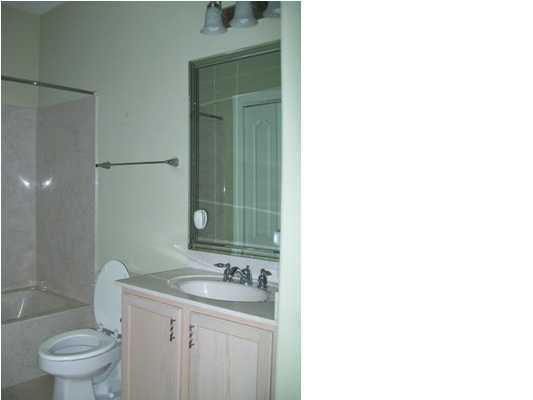 DIAMOND LAKES - Residential Lease