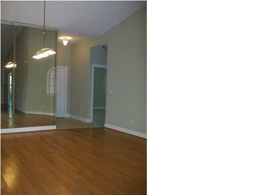 DIAMOND LAKES - Residential Lease