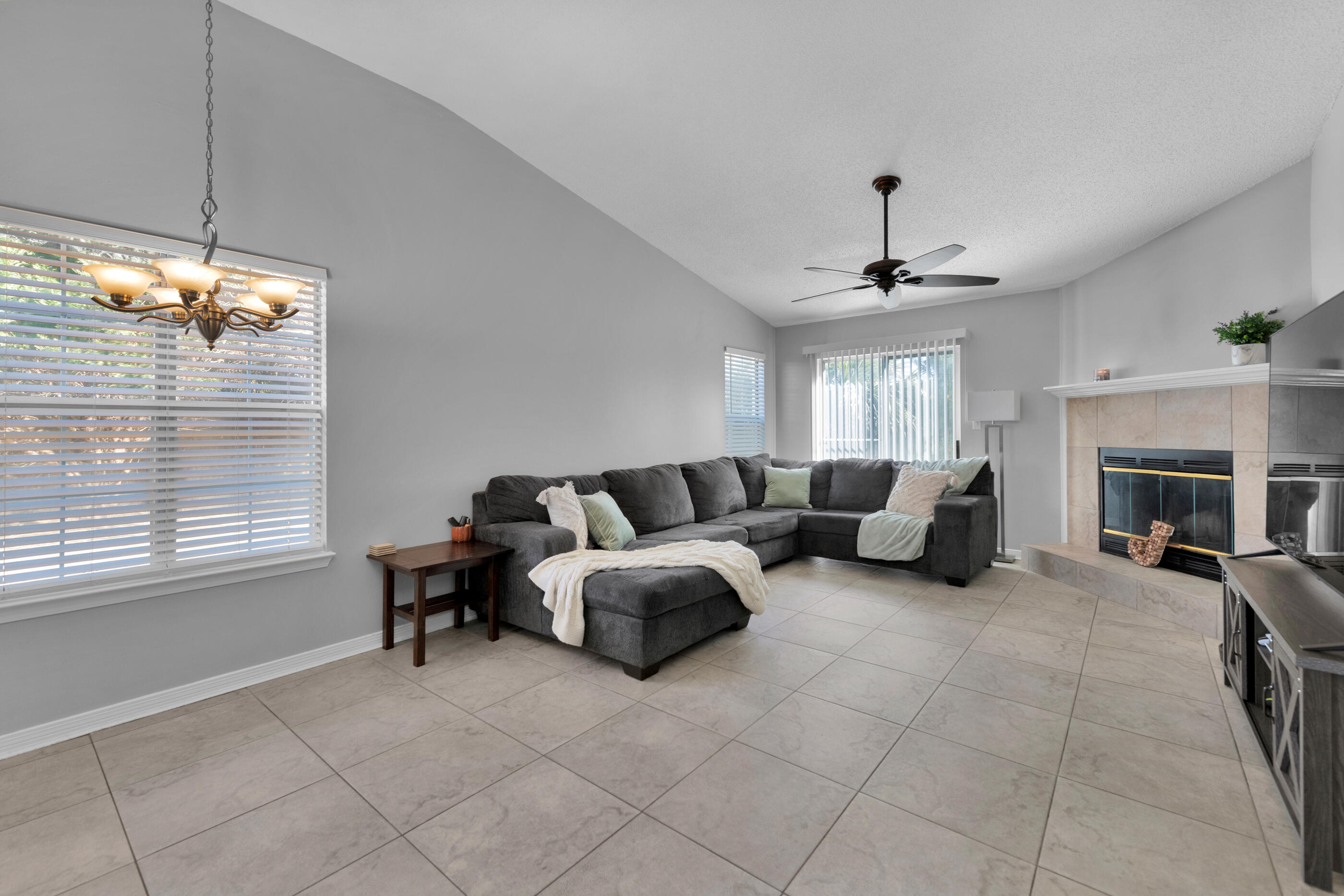 BRISTOL PARK - Residential