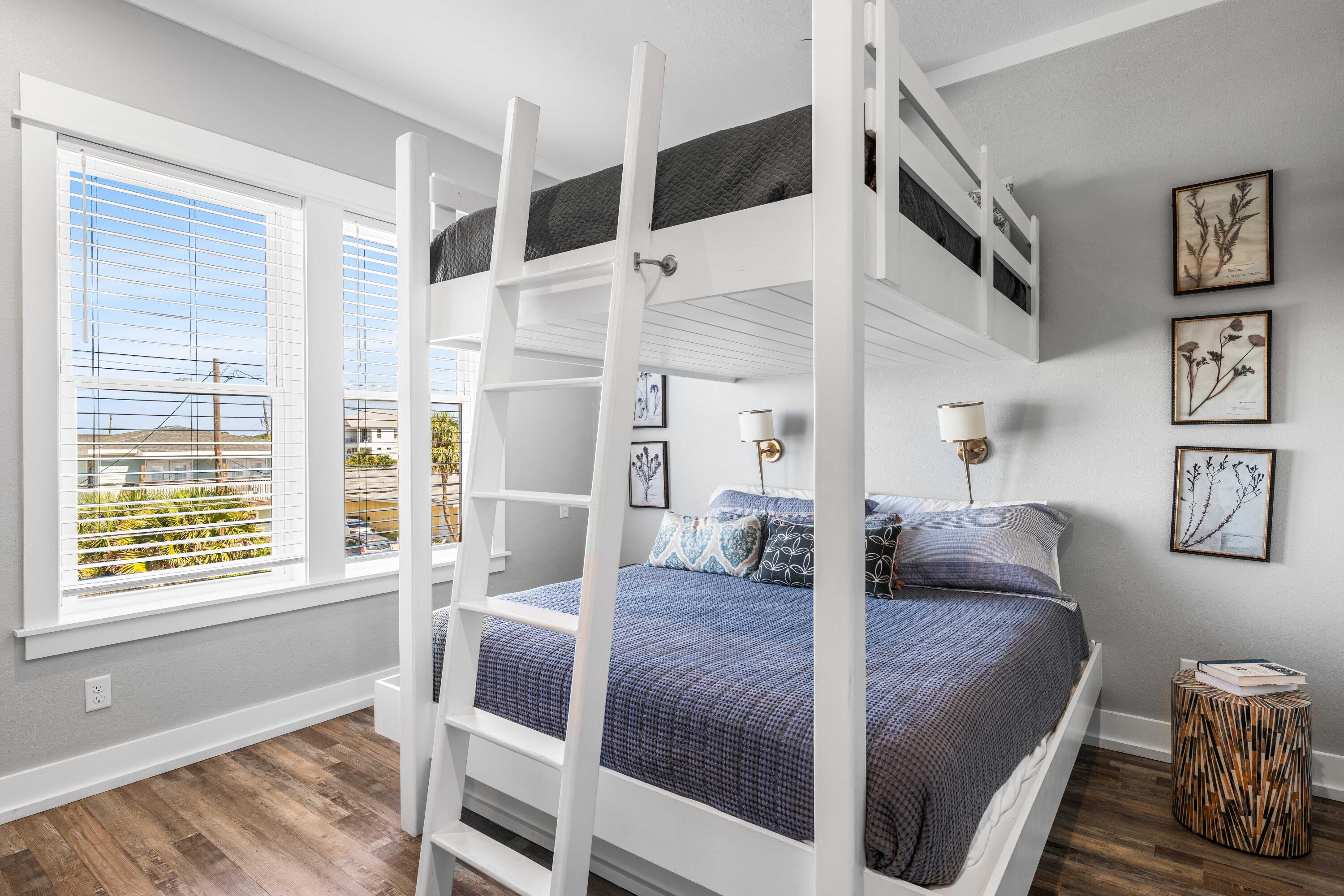 CRESCENT BEACH UNIT 1 - Residential