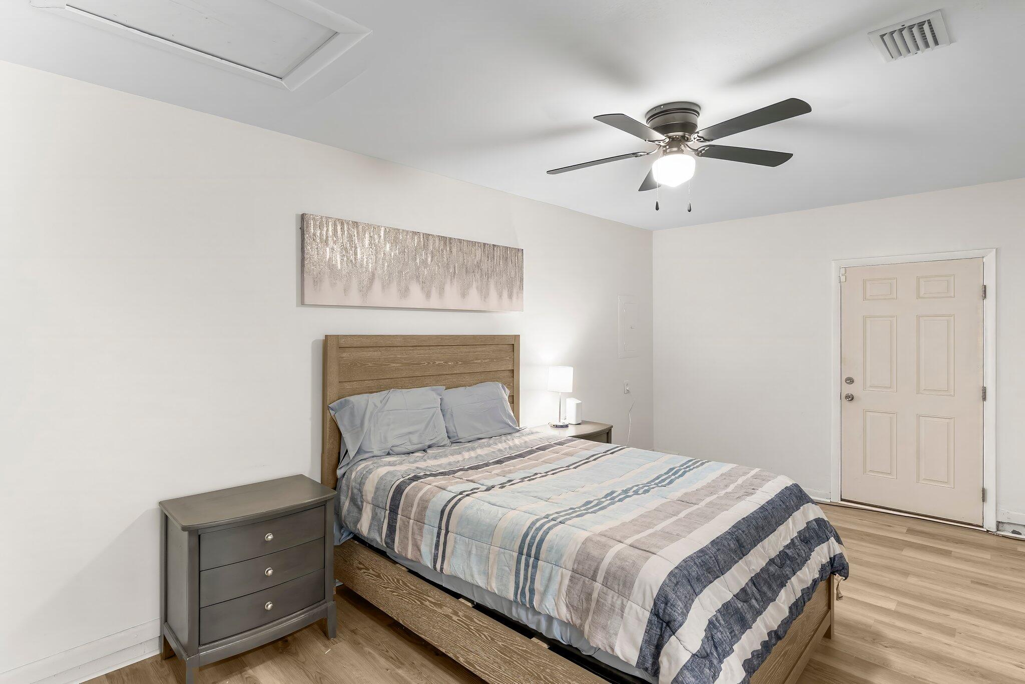 SANDALWOOD MANOR 1ST ADDN - Residential Lease
