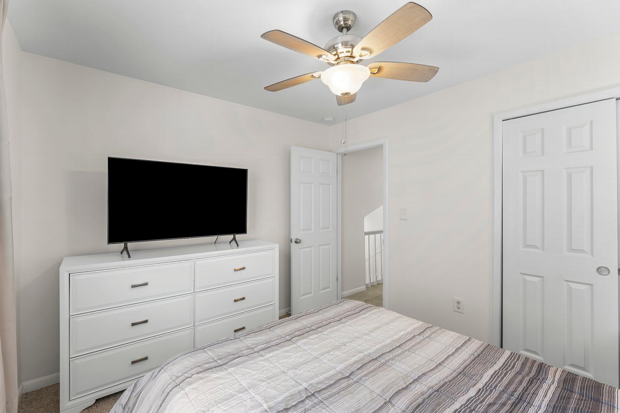 SANDALWOOD MANOR 1ST ADDN - Residential Lease