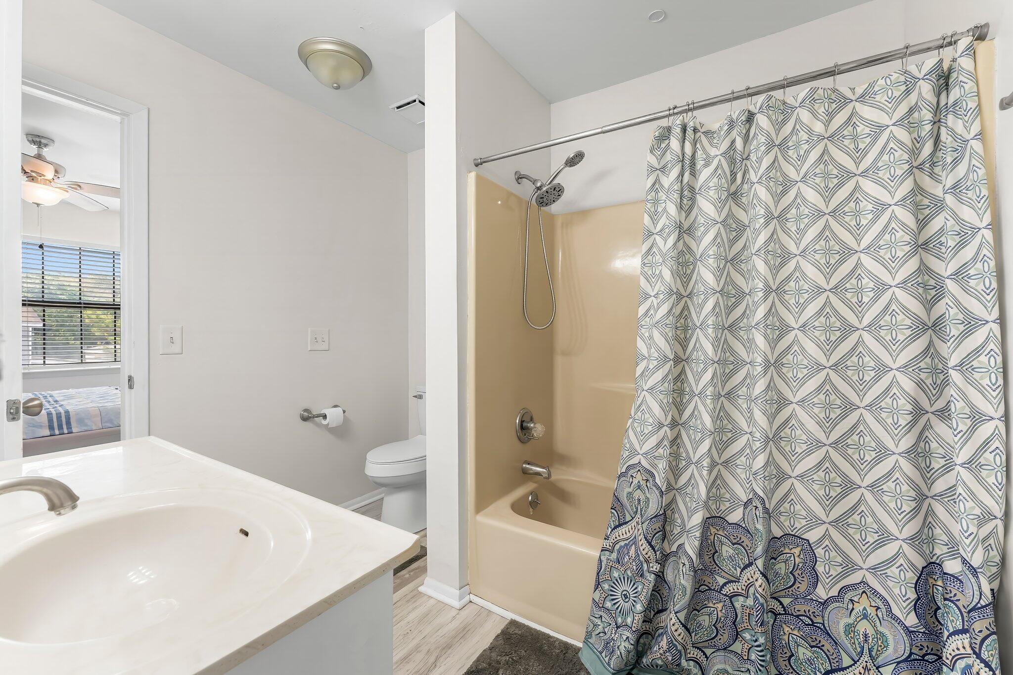 SANDALWOOD MANOR 1ST ADDN - Residential Lease
