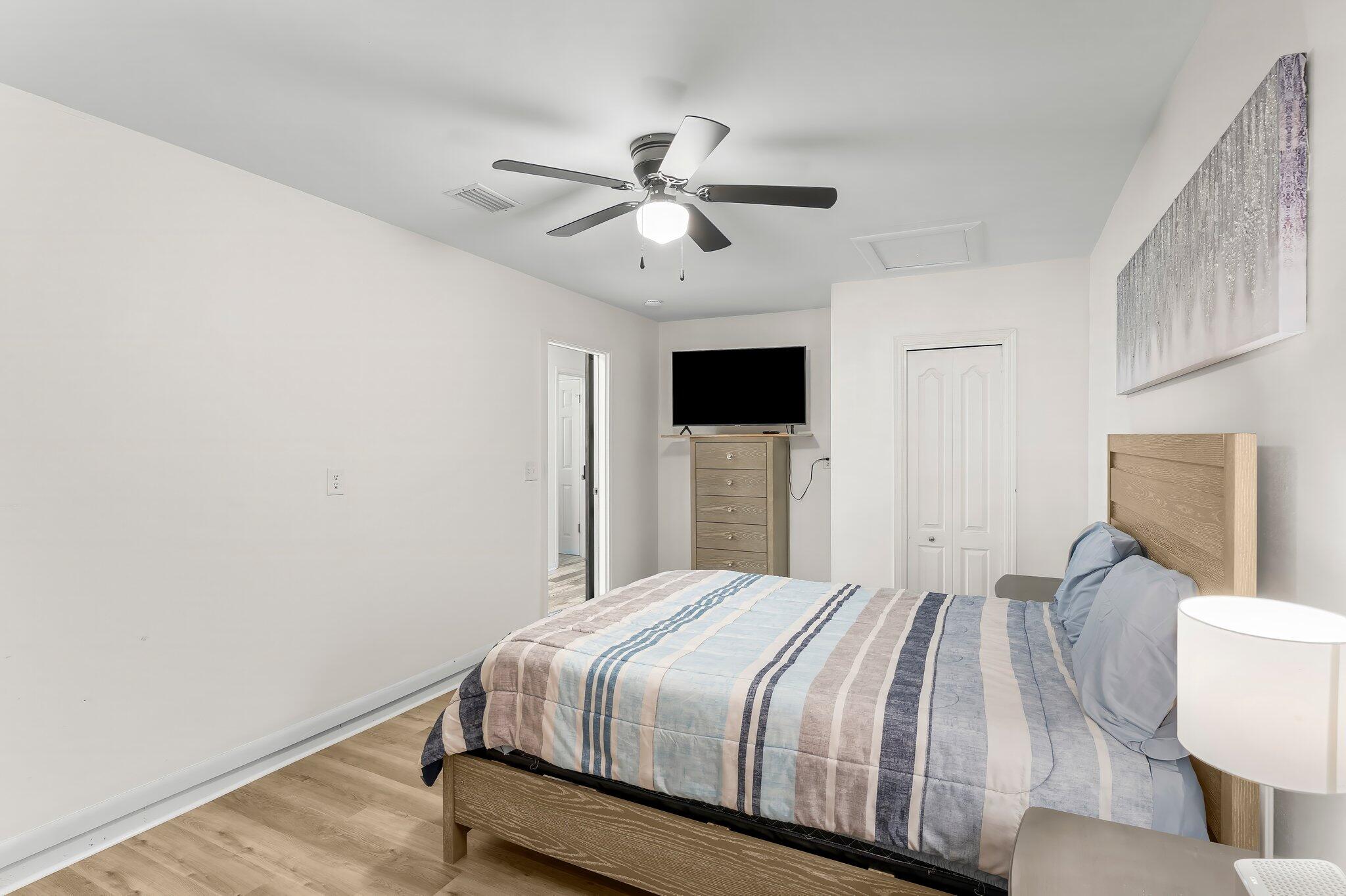 SANDALWOOD MANOR 1ST ADDN - Residential Lease