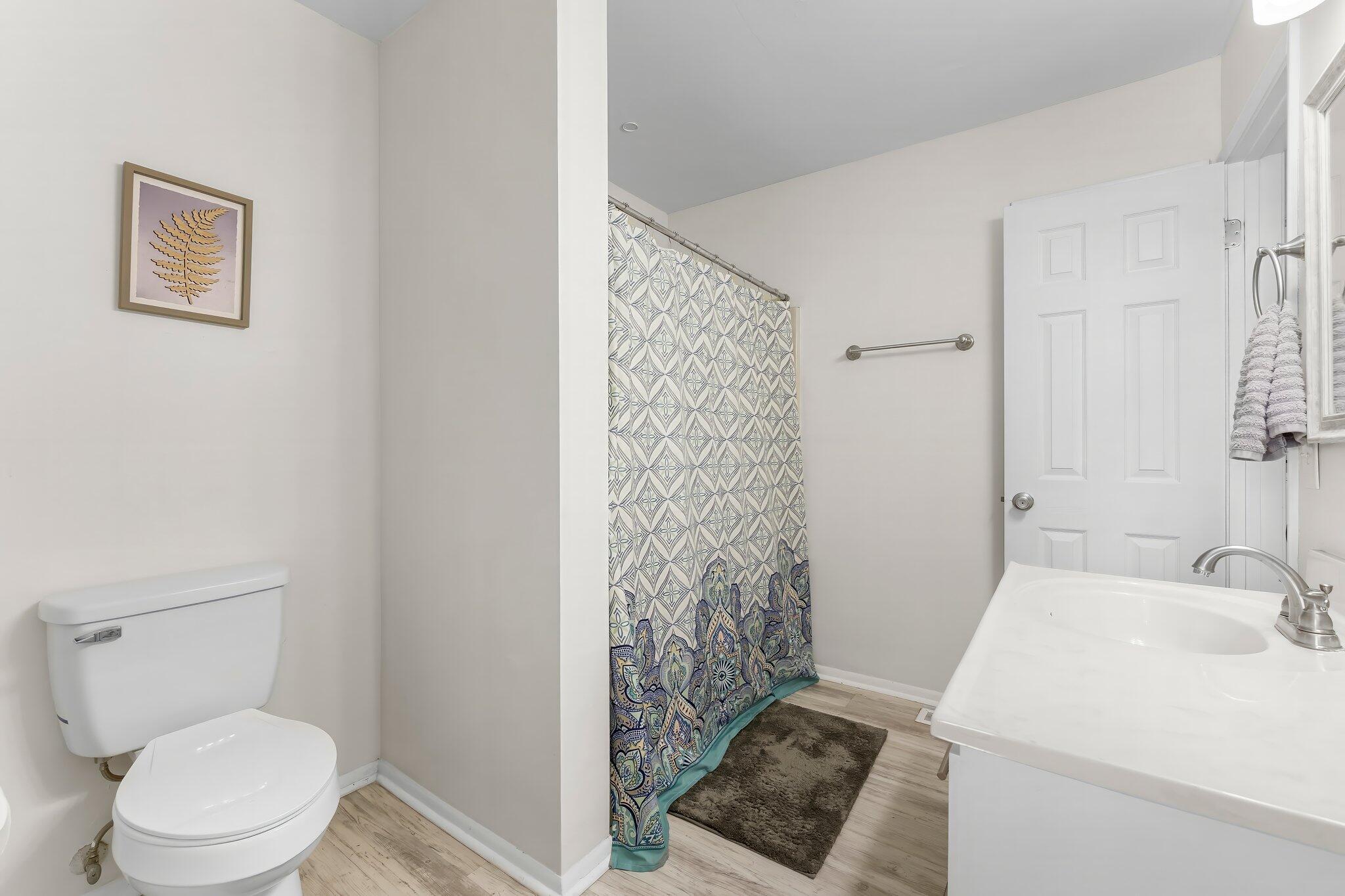 SANDALWOOD MANOR 1ST ADDN - Residential Lease