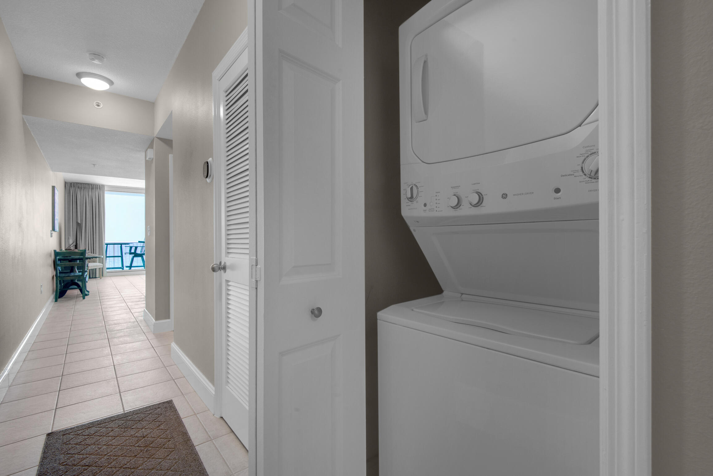 MAJESTIC BEACH TOWERS I - Residential