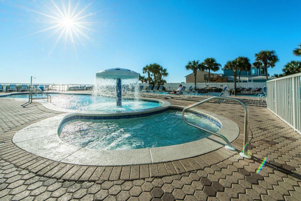 MAJESTIC BEACH TOWERS I - Residential