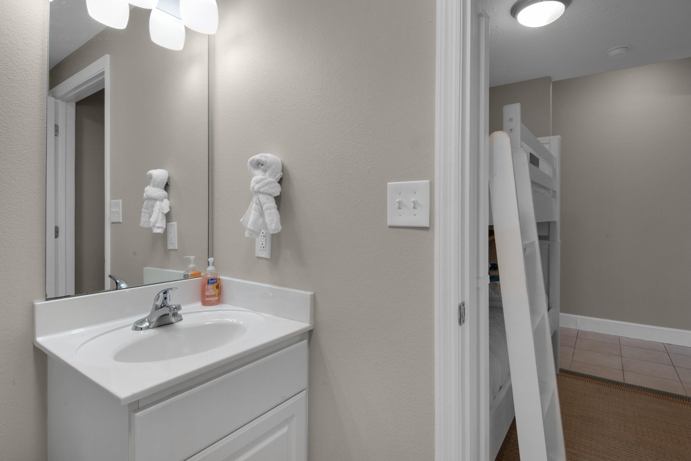 MAJESTIC BEACH TOWERS I - Residential