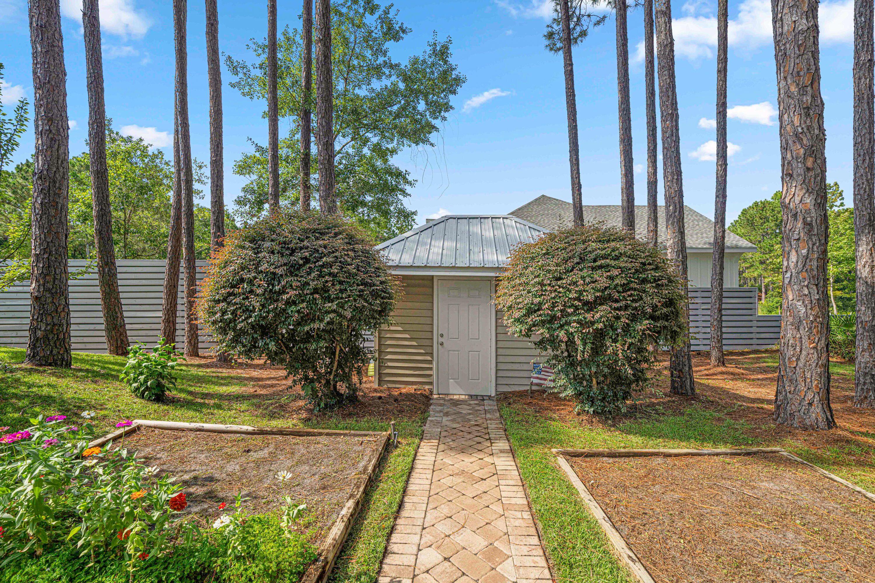 CANO ESTATES - Residential