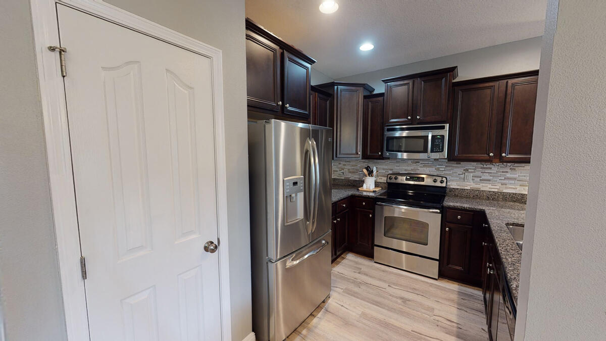 RESERVE POINTE - Residential