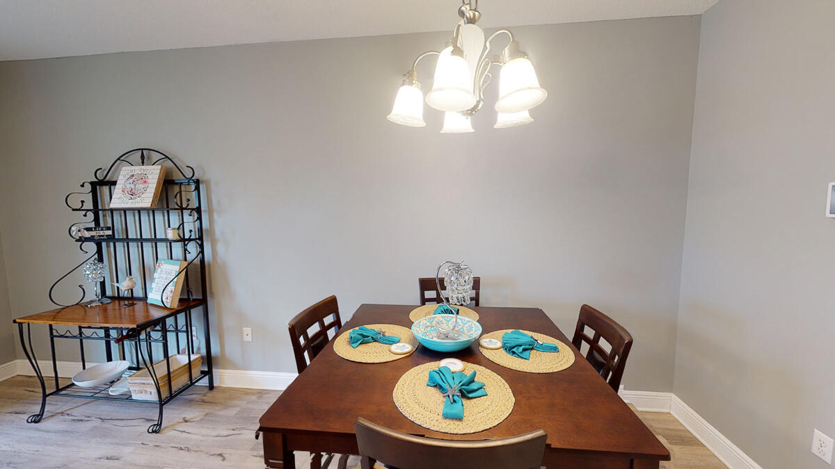 RESERVE POINTE - Residential