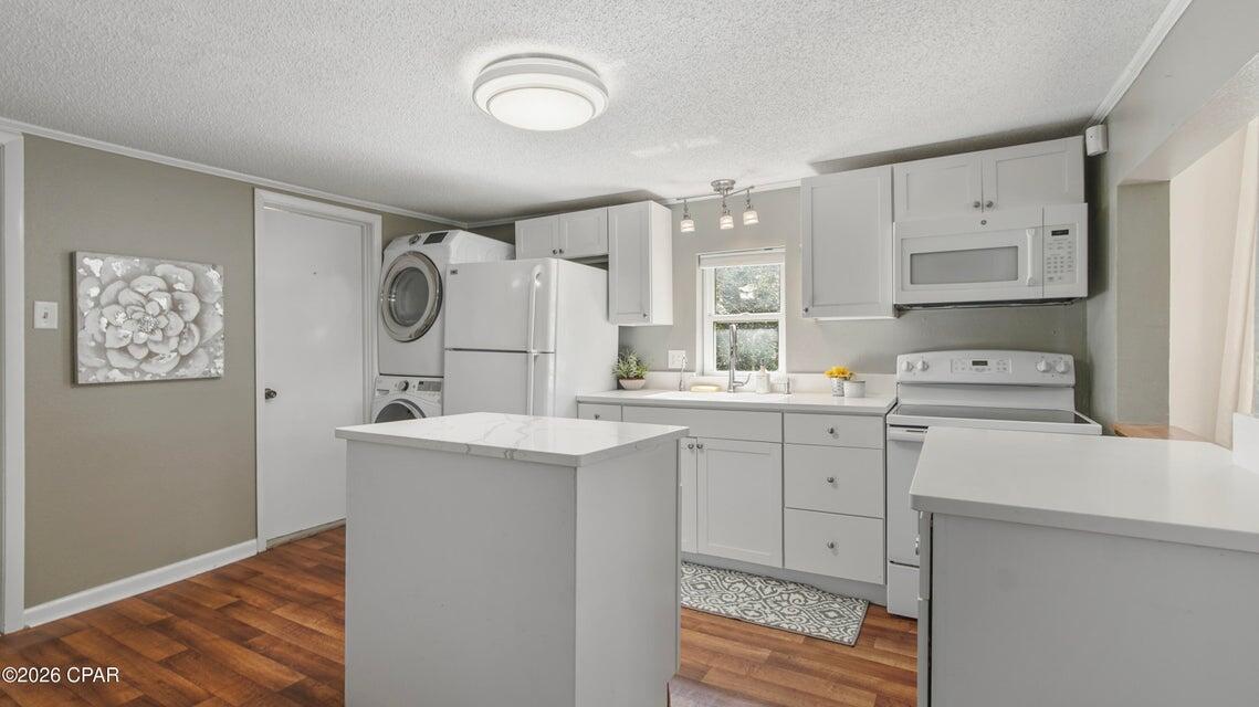 LAGUNA BEACH - Residential