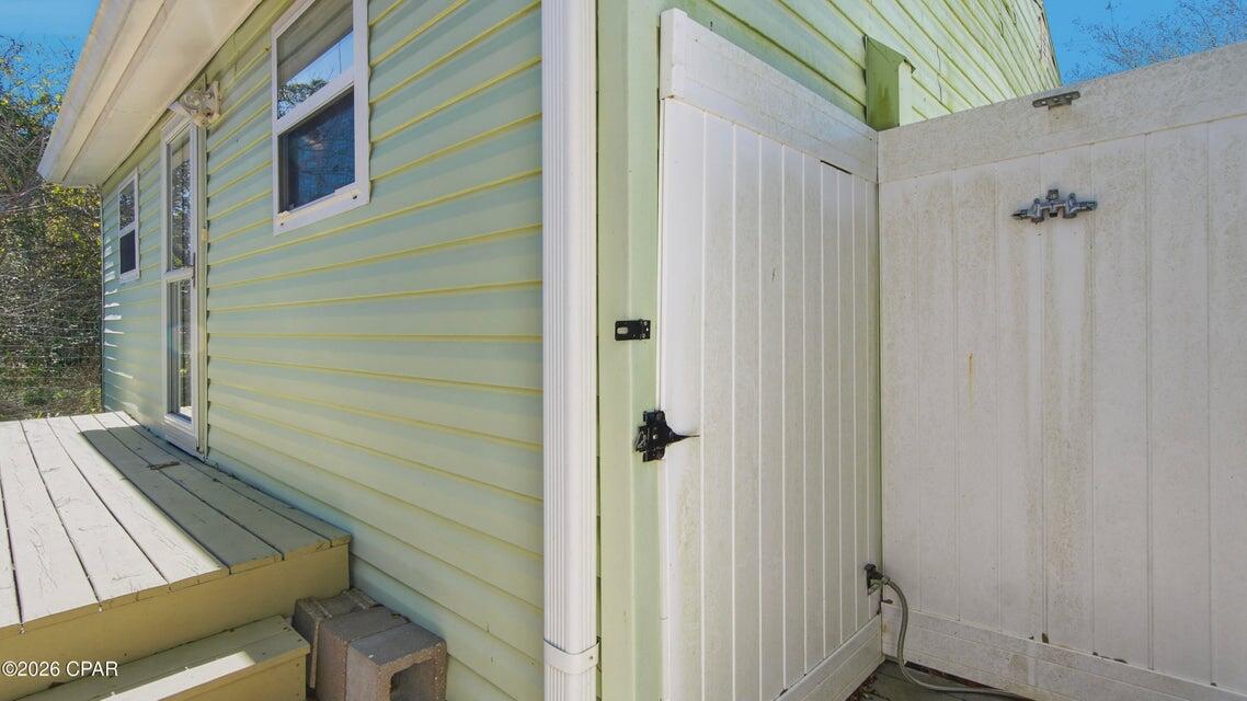 LAGUNA BEACH - Residential