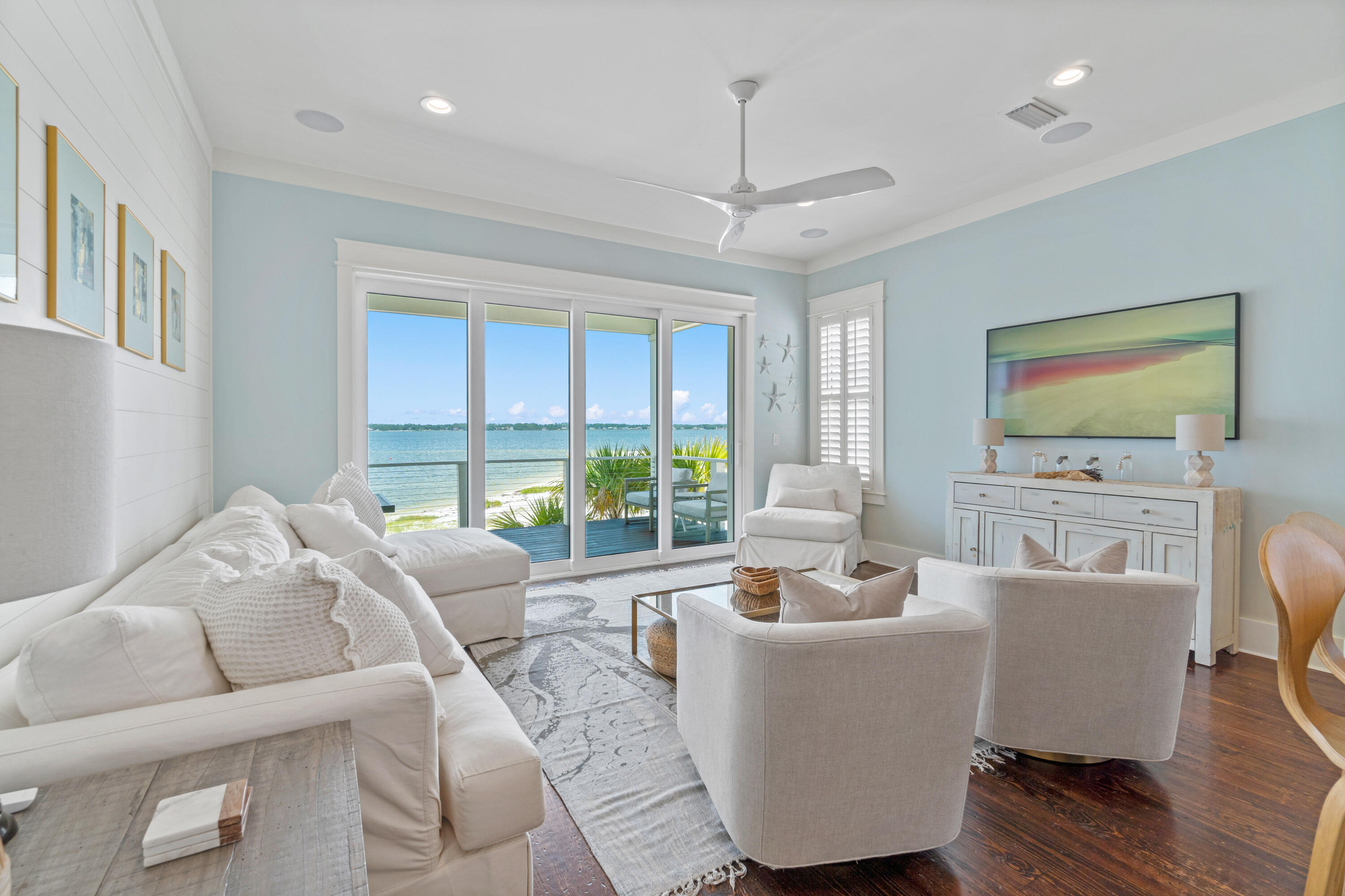 BY THE SEA - Residential