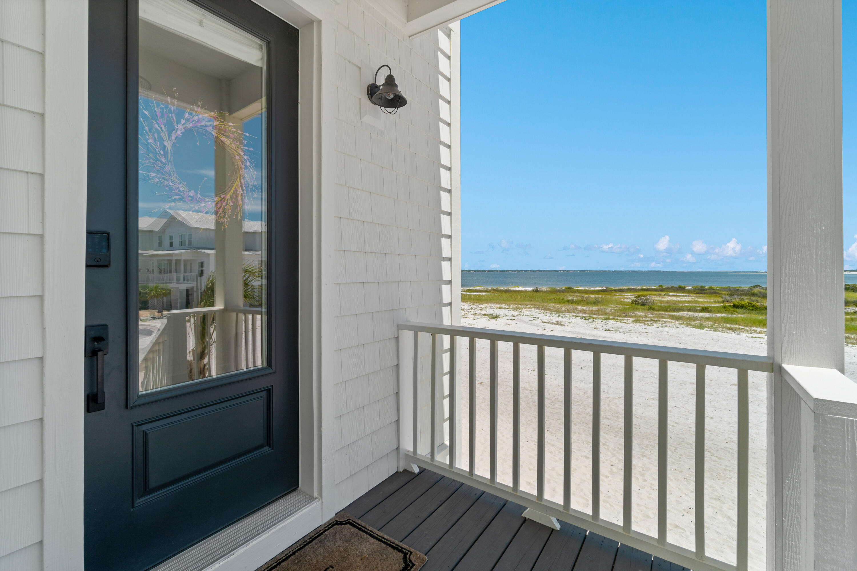BY THE SEA - Residential