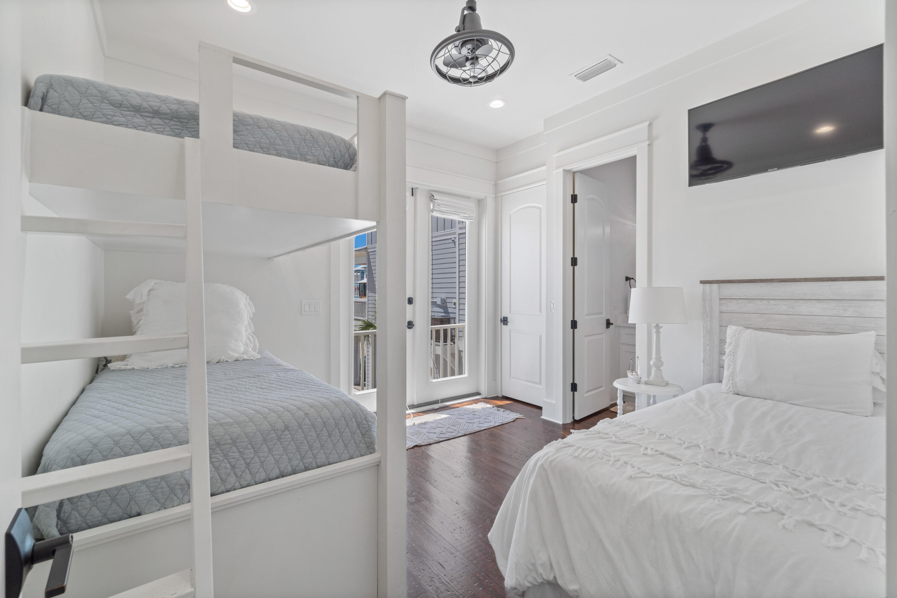BY THE SEA - Residential