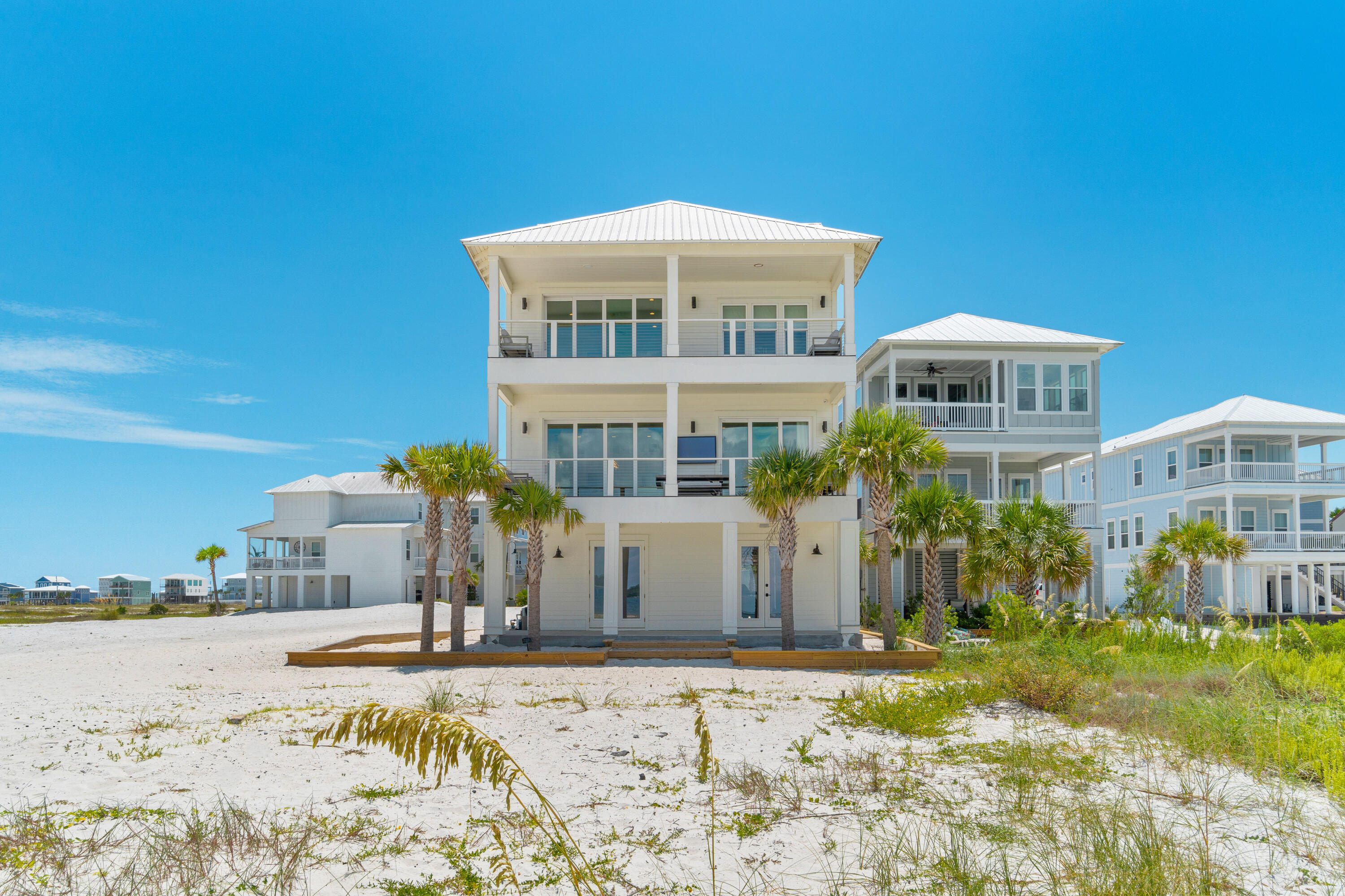 BY THE SEA - Residential