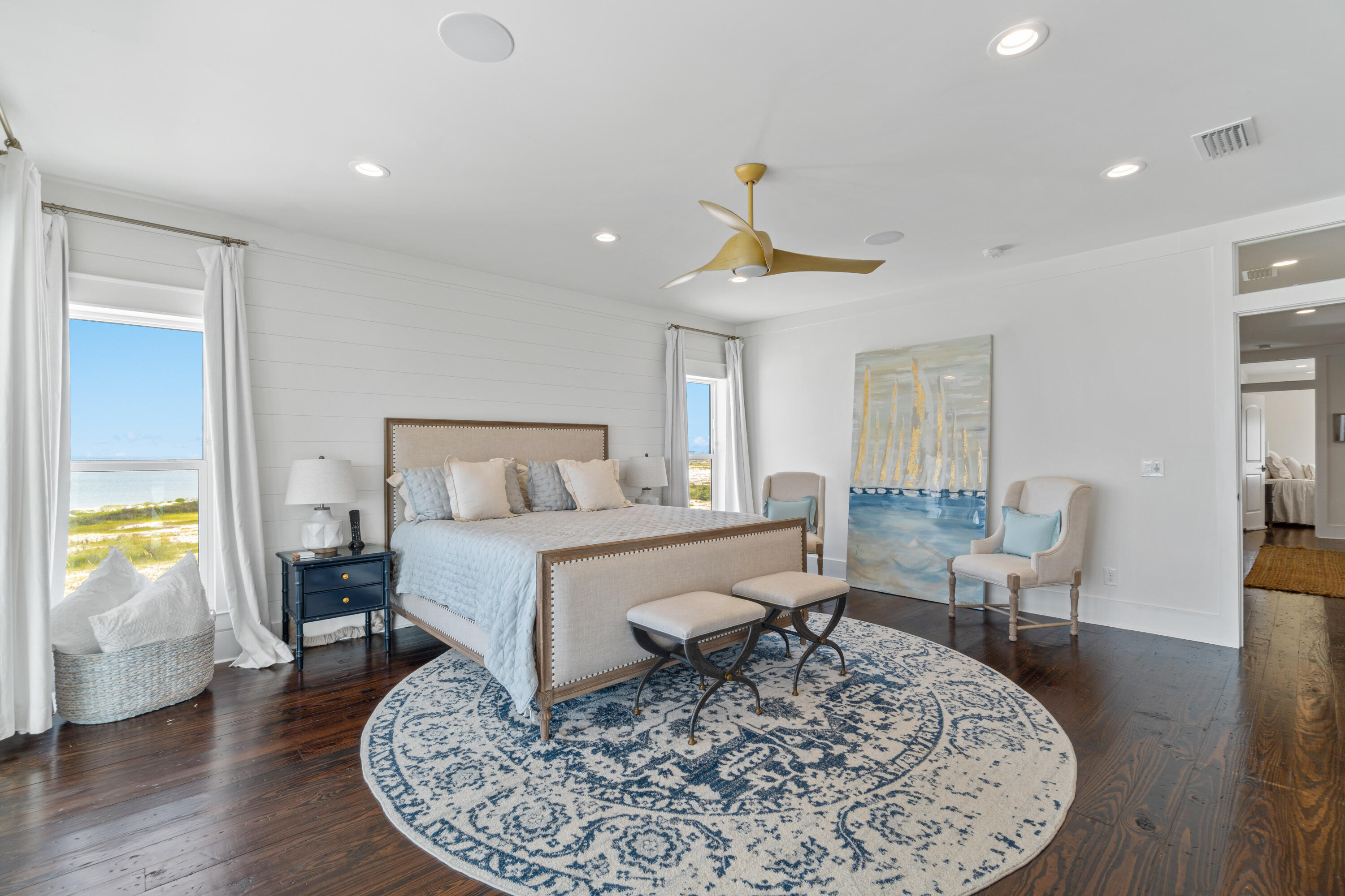 BY THE SEA - Residential