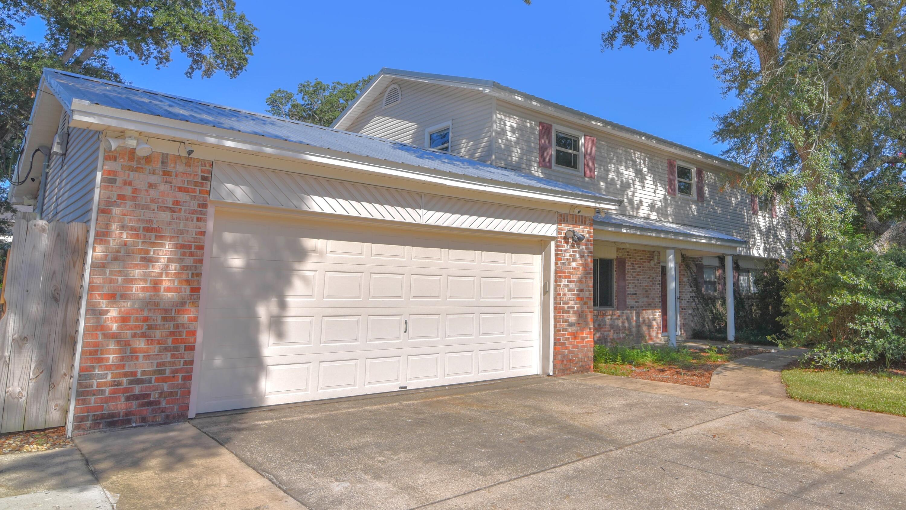 BAYOU WOODS - Residential