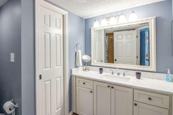 EL MATADOR CONDO - Residential