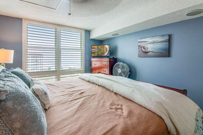 EL MATADOR CONDO - Residential